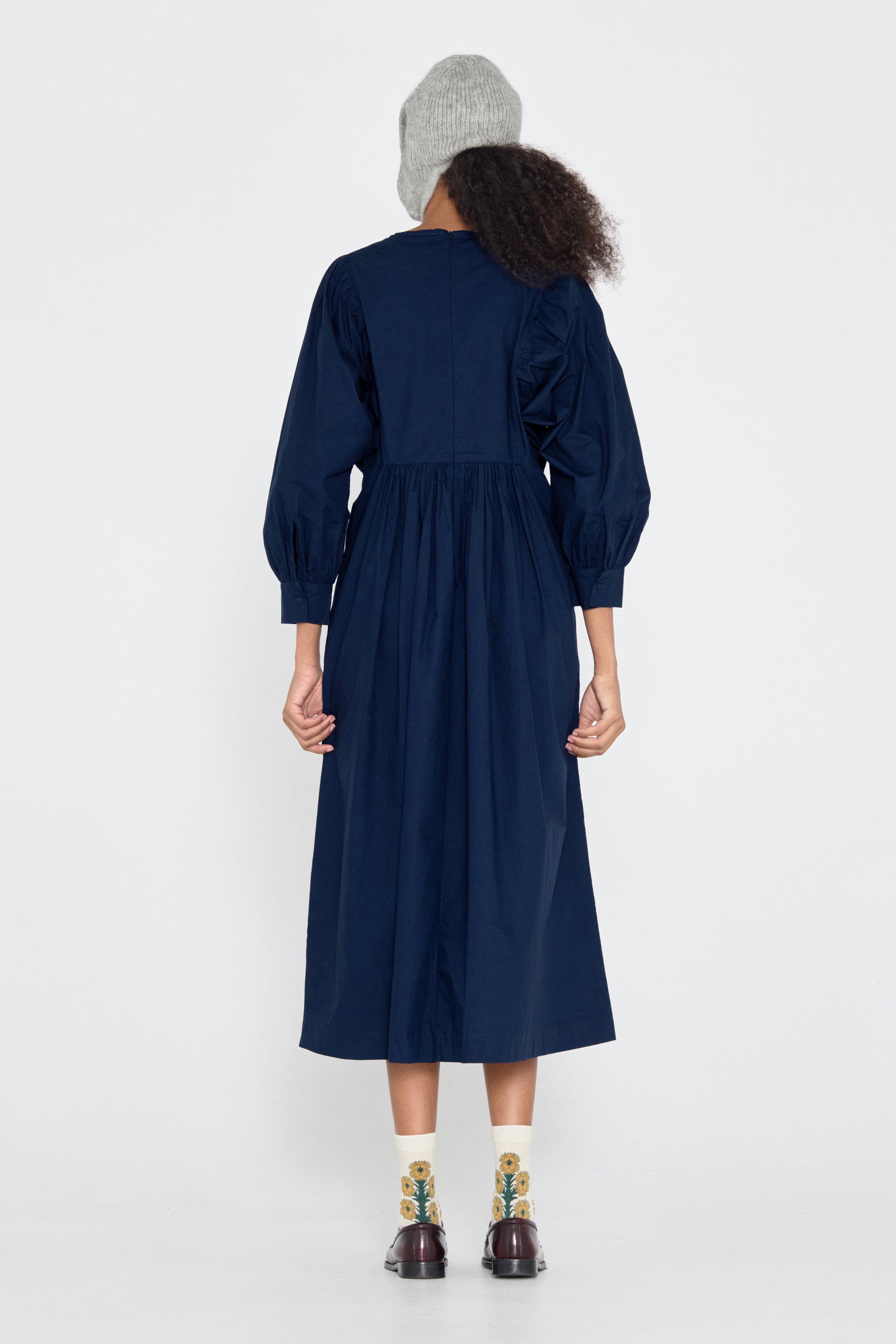 VOLUMINOUS SLEEVE DRESS