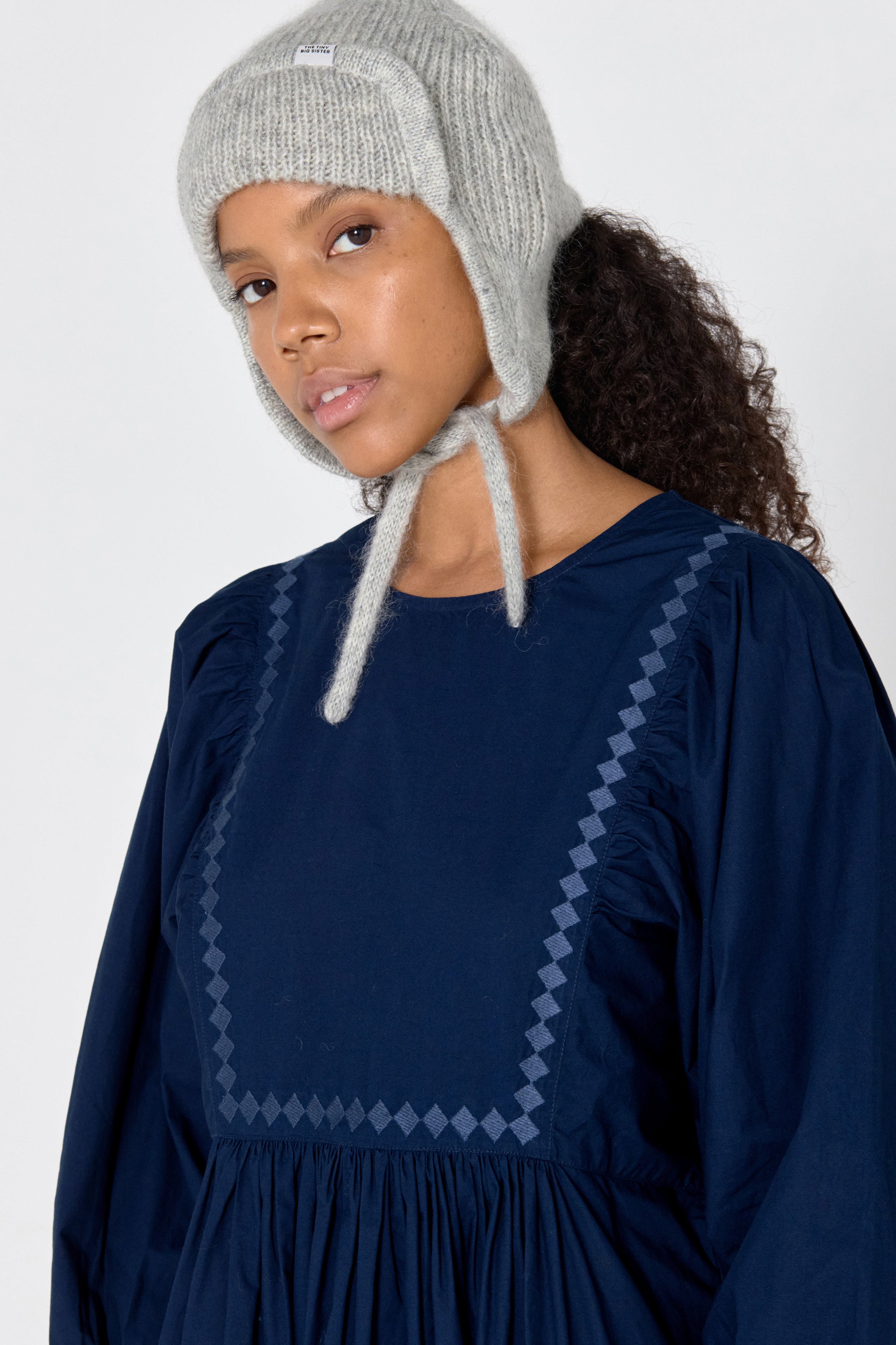 VOLUMINOUS SLEEVE DRESS
