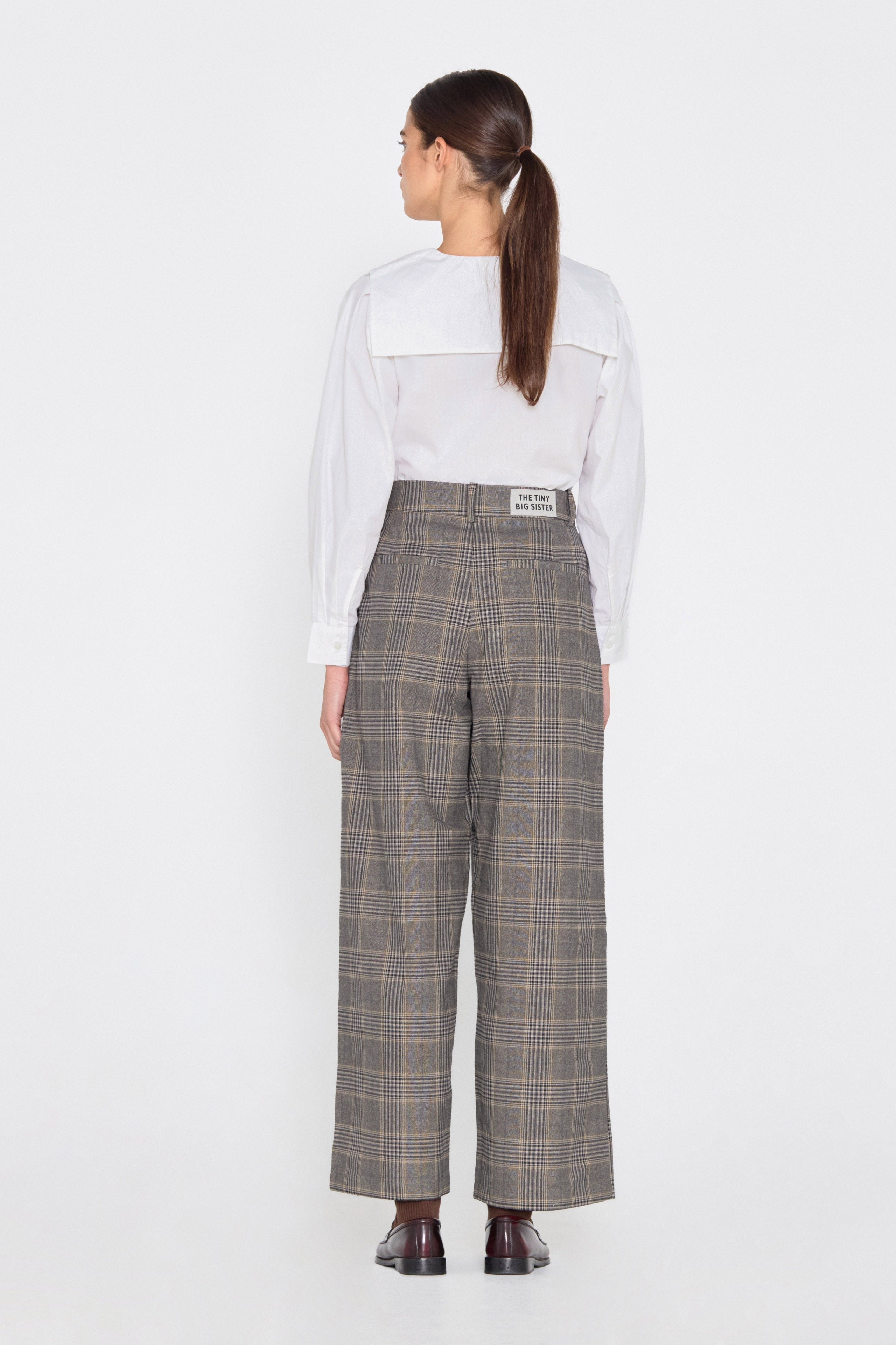 ANGESCHLOSSENE HOSE