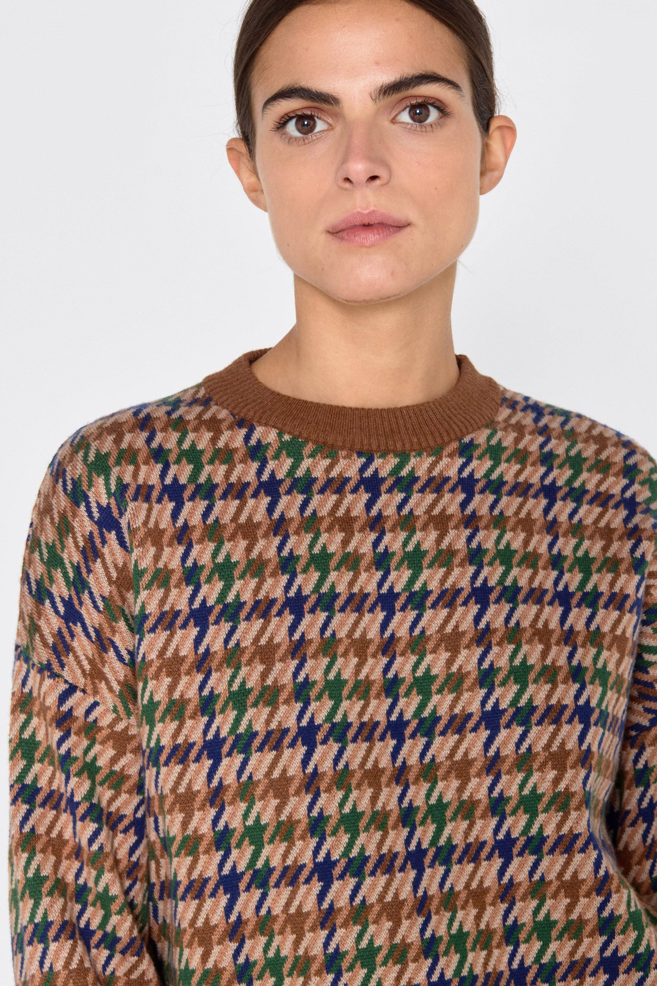 LUCA HOUNSTOOTH SWEATER