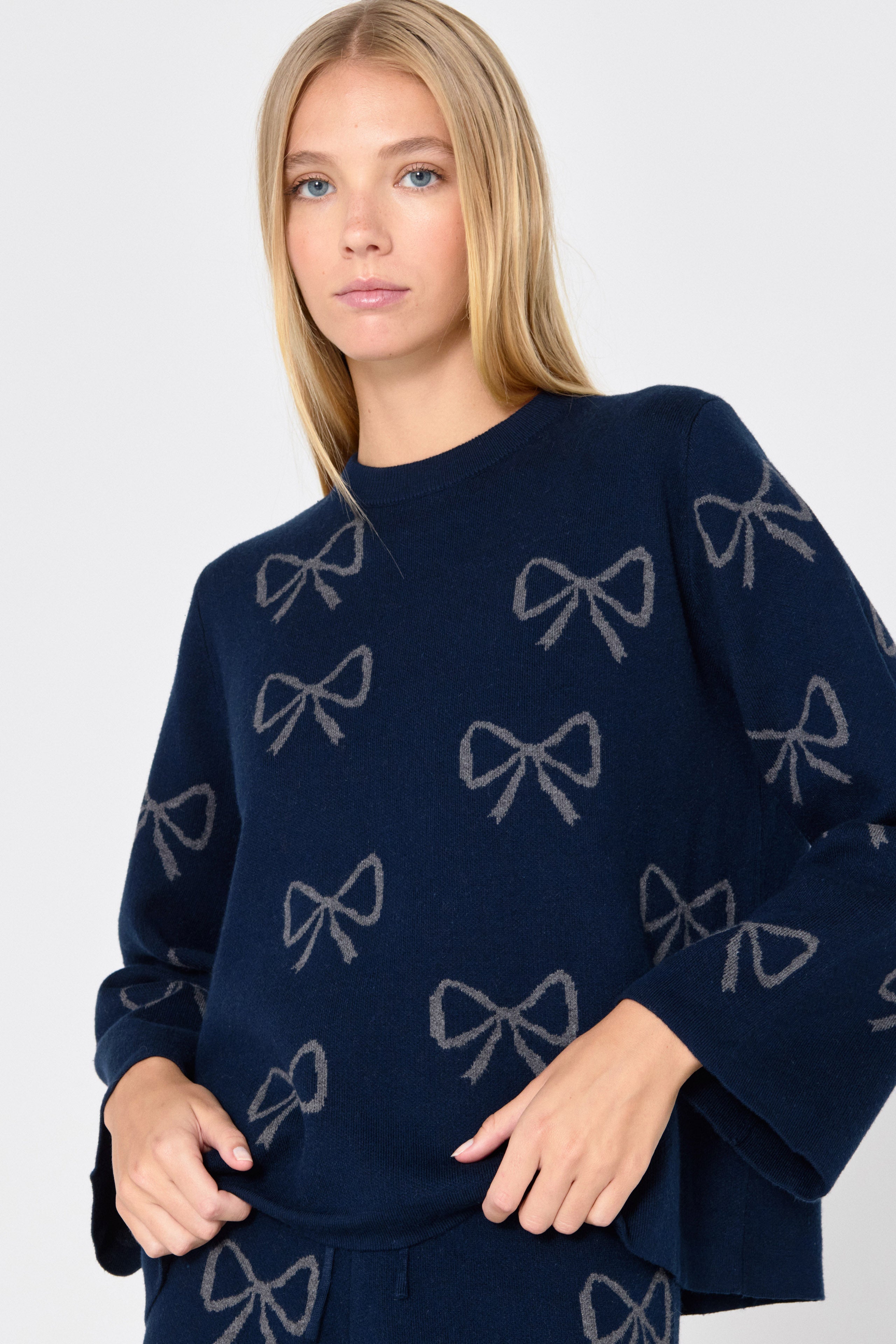 CHLOÉ BOW SUÉTER