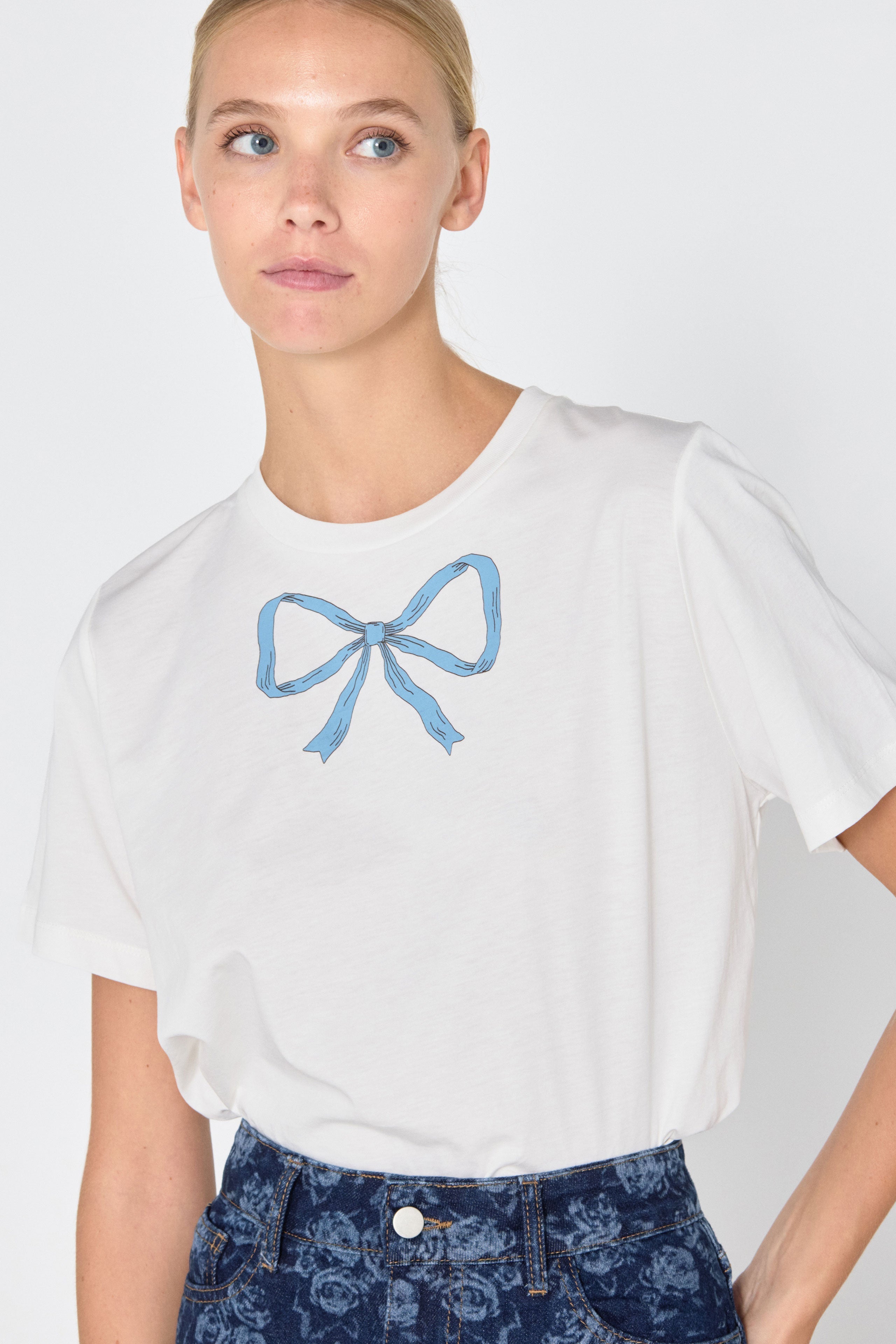 BOW TEE
