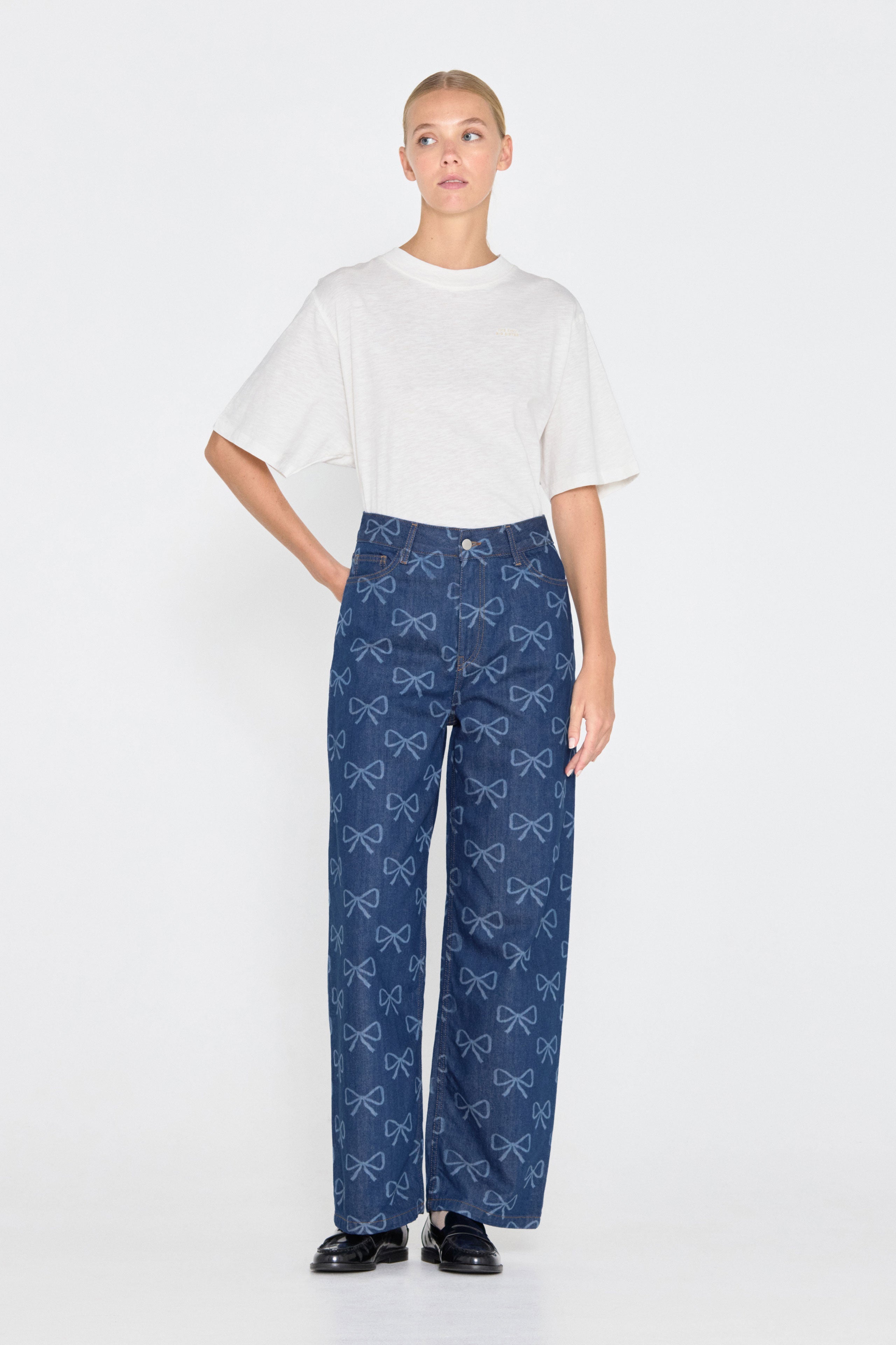BASIC RELAXED TEE