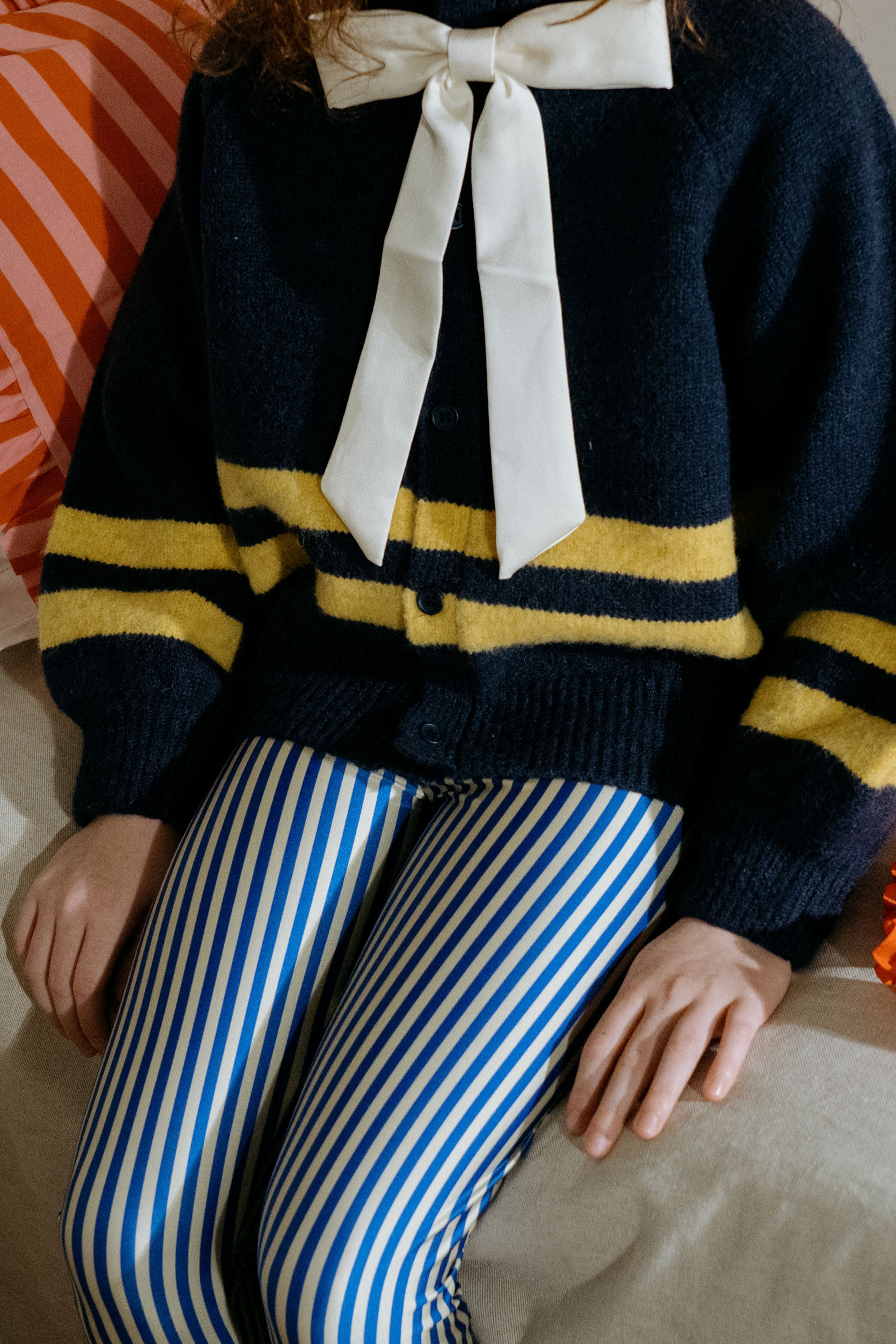 RAGLAN-STRICKJACKE MIT STEHKRAGEN
