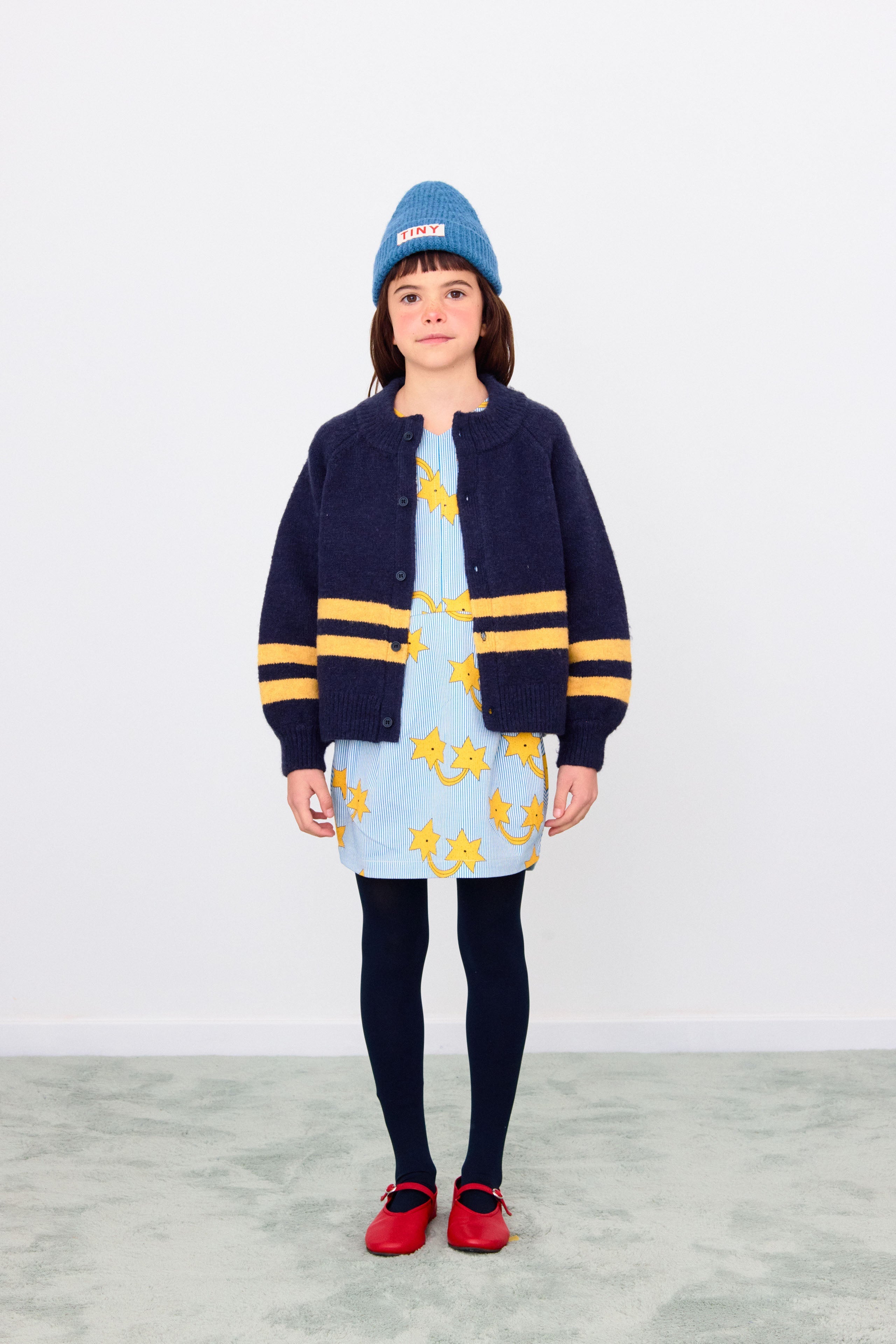 RAGLAN-STRICKJACKE MIT STEHKRAGEN