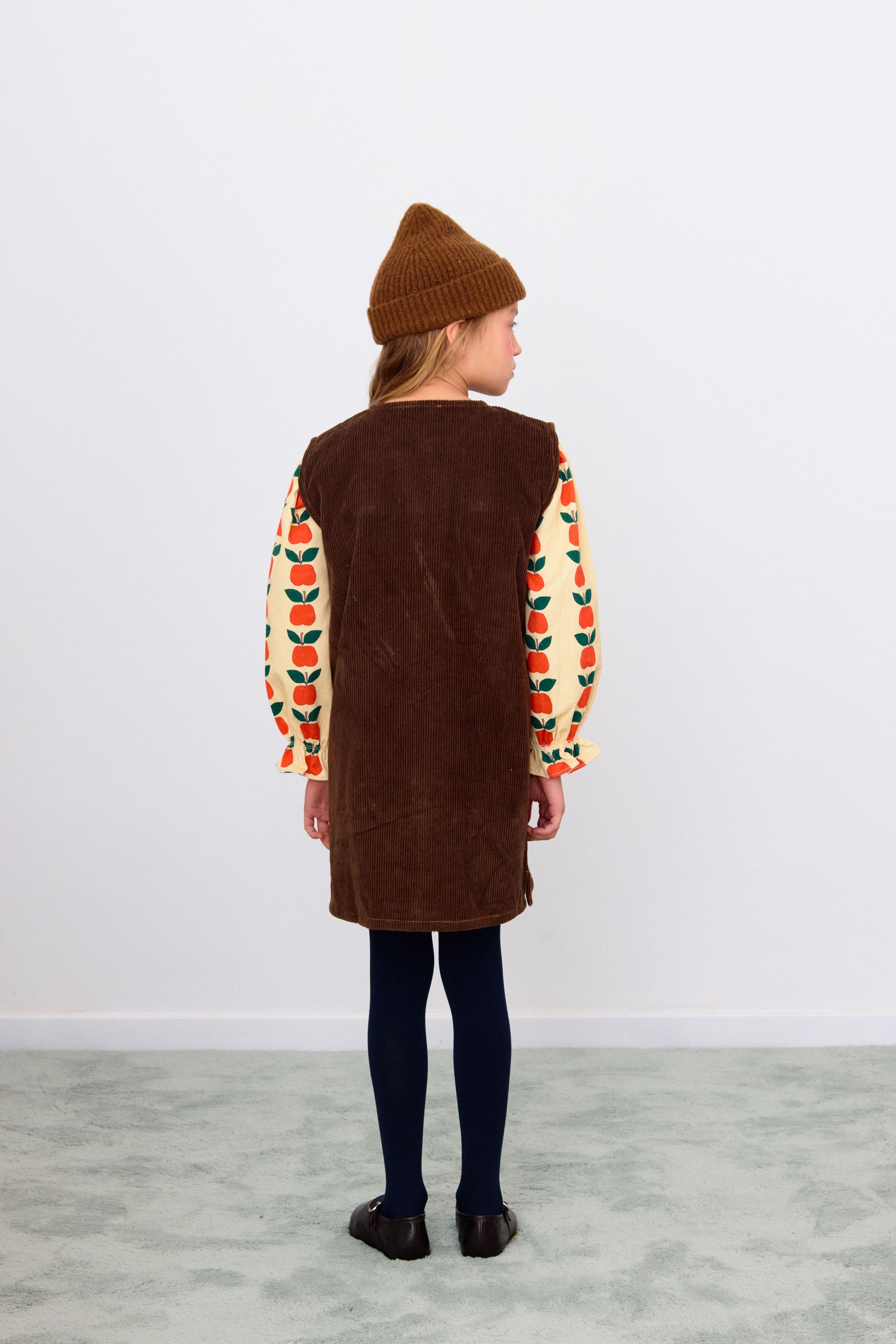 KLEID MIT TASCHEN
