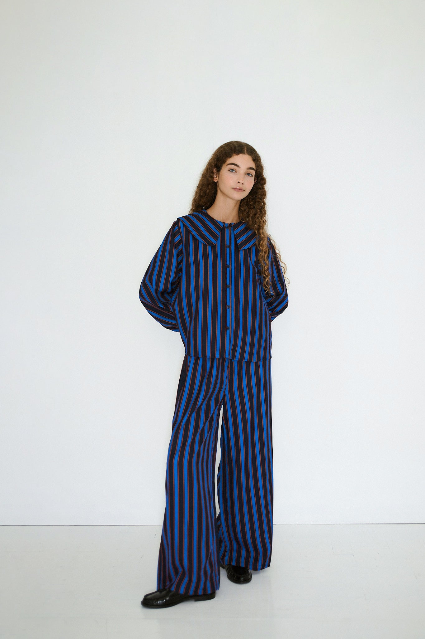 HOSE GESTREIFT