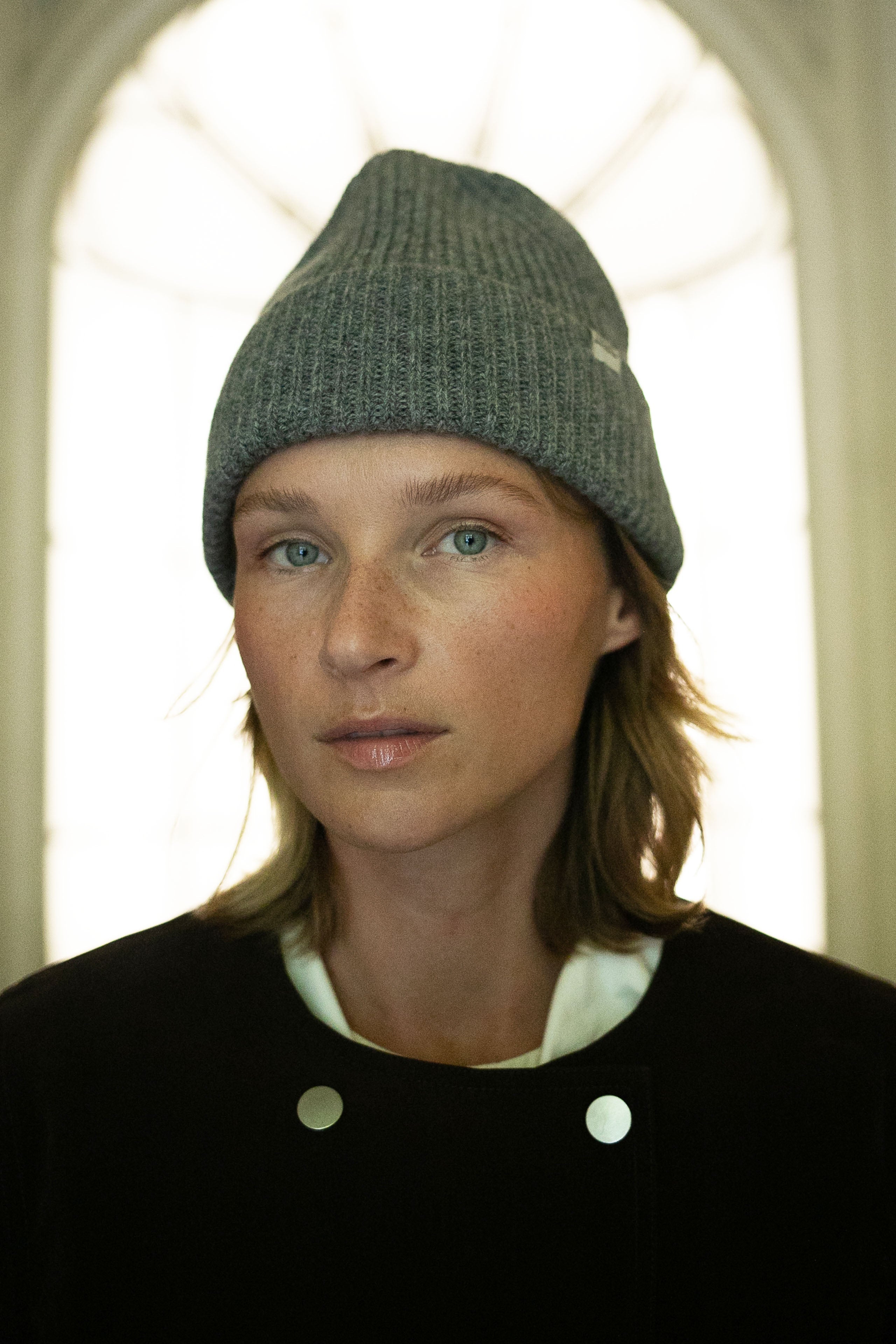 BEANIE LEO