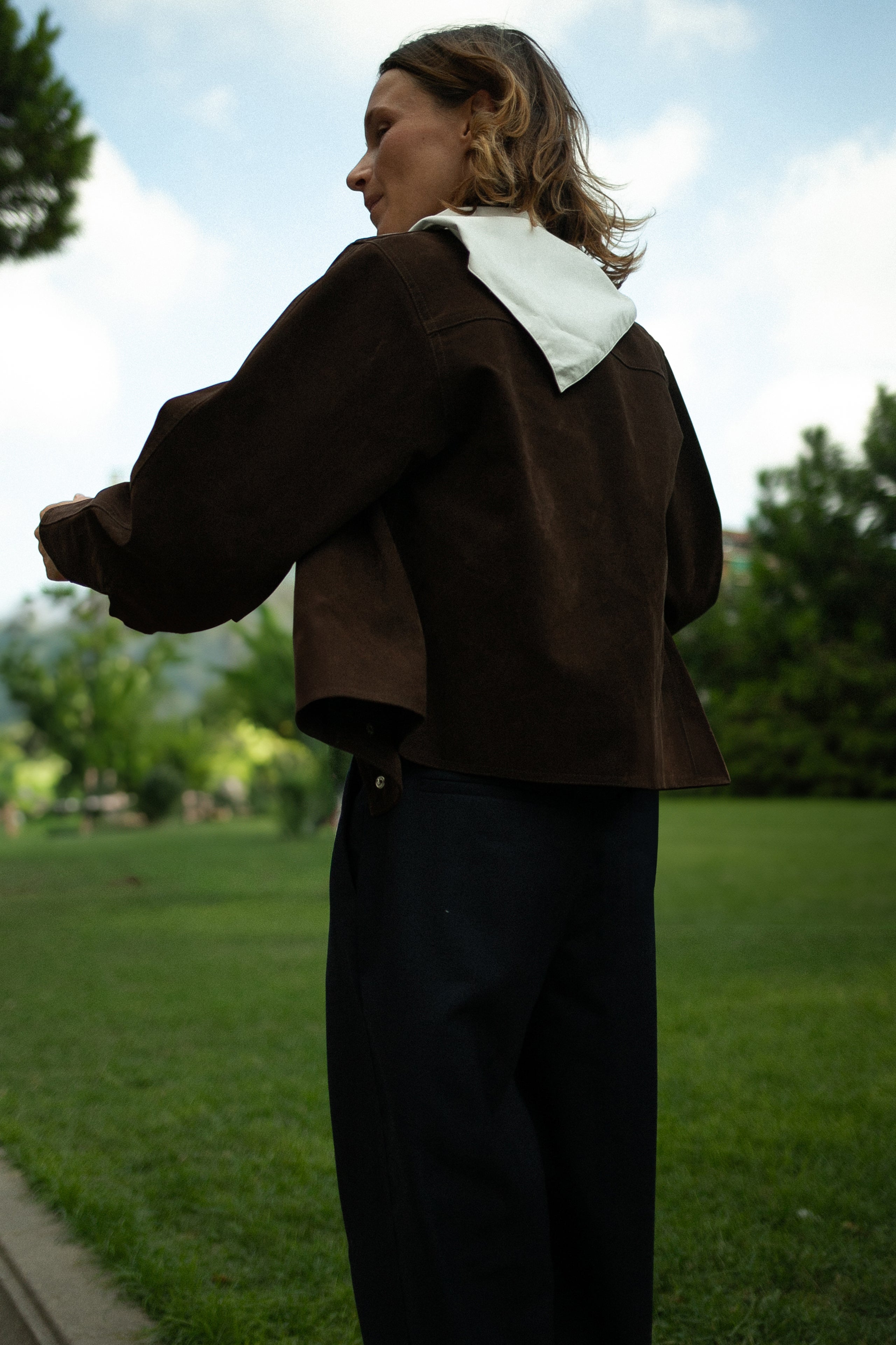 GEKNÖPFTE KUNSTWILDJACKE