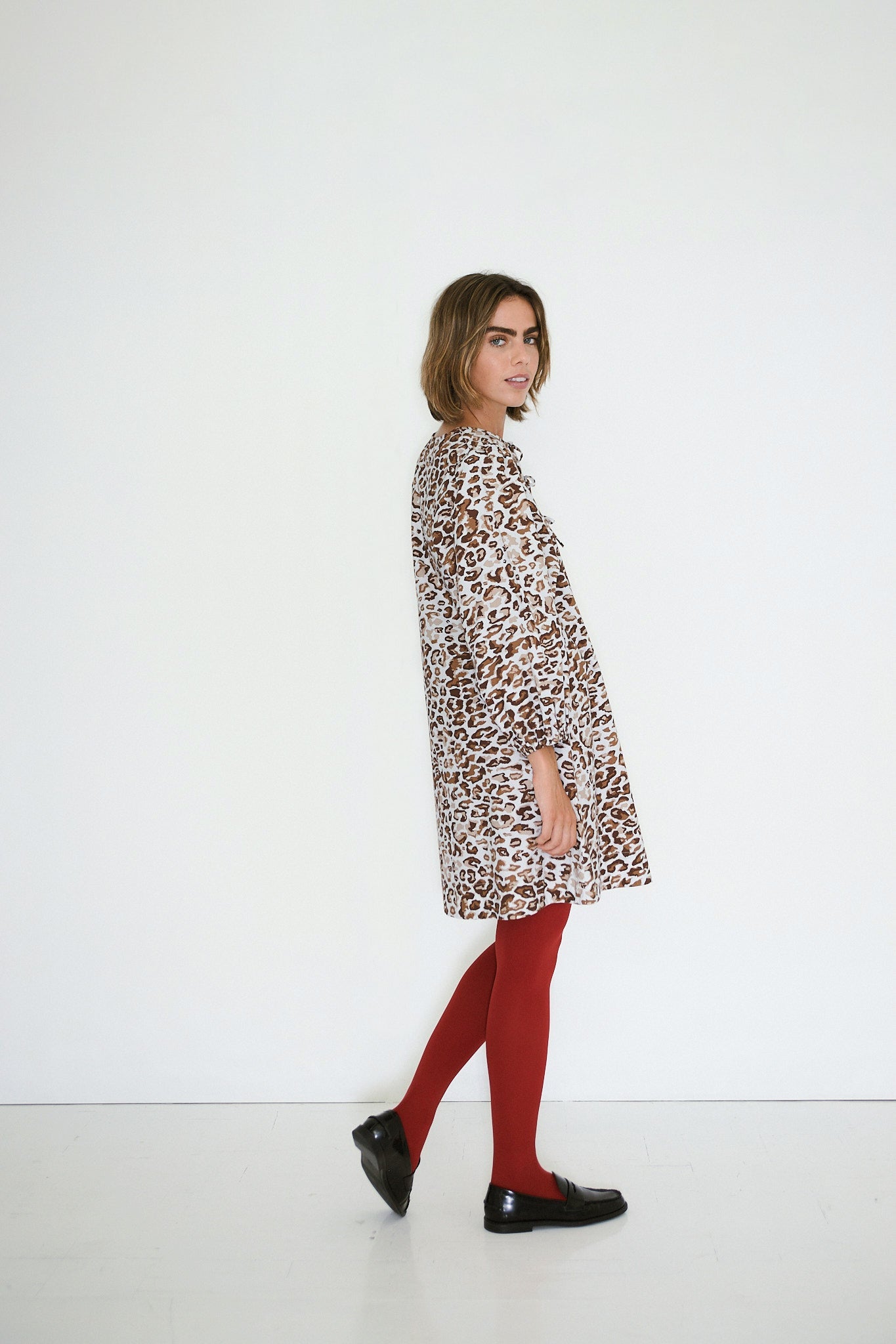 KLEID MIT PUFFÄRMELN ANIMAL PRINT