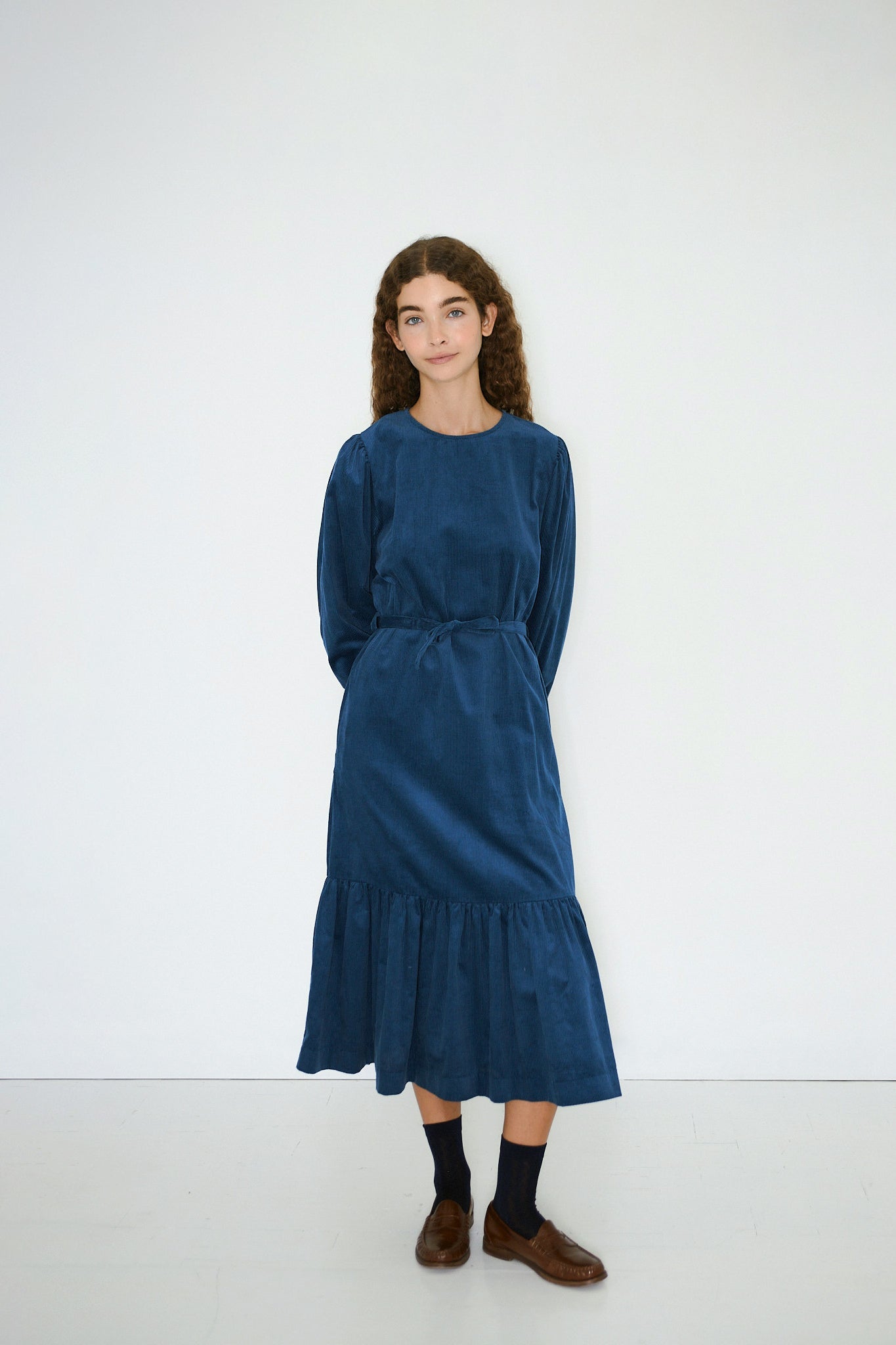 CORDKLEID MIT RÜSCHEN