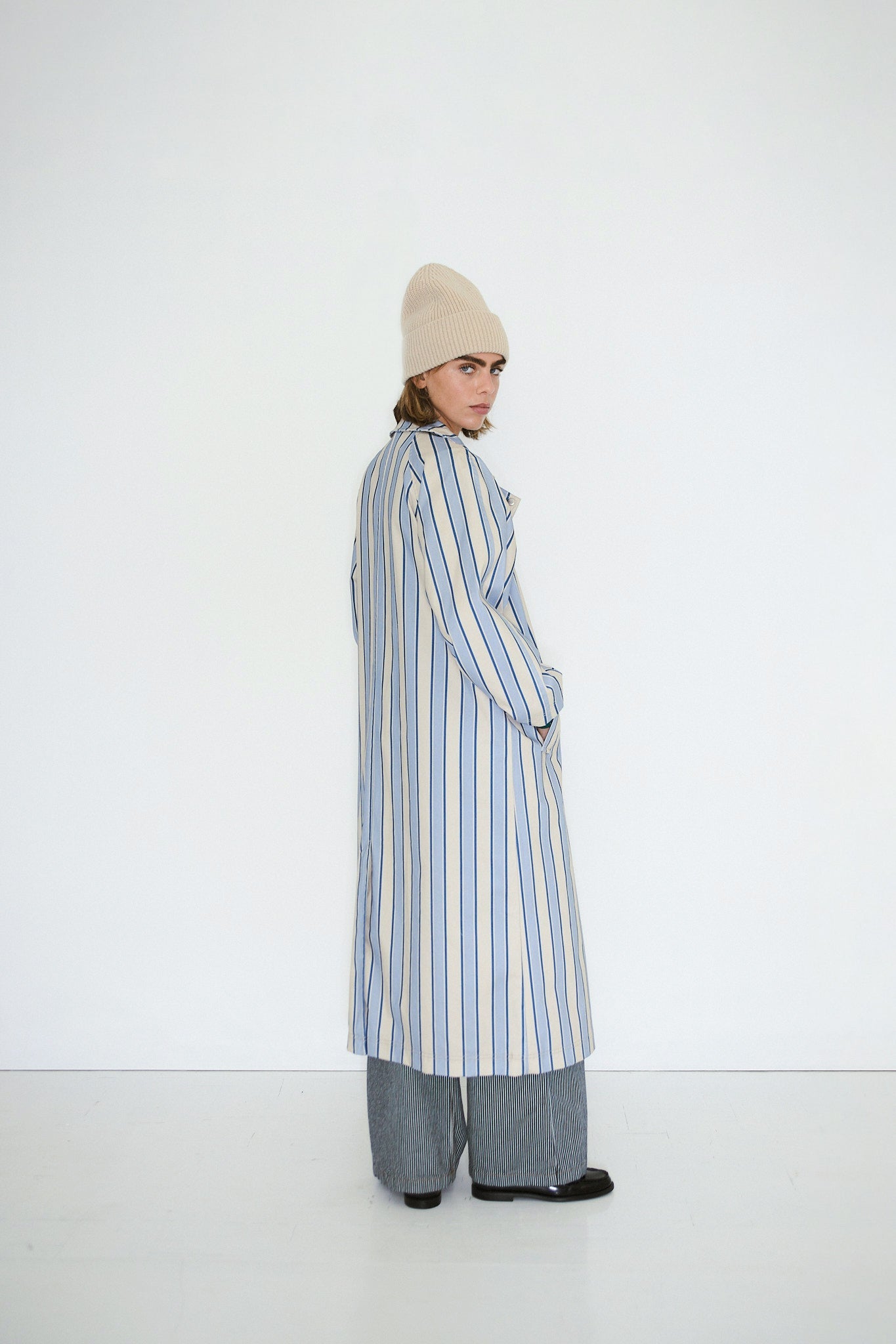 TRENCHCOAT GESTREIFT