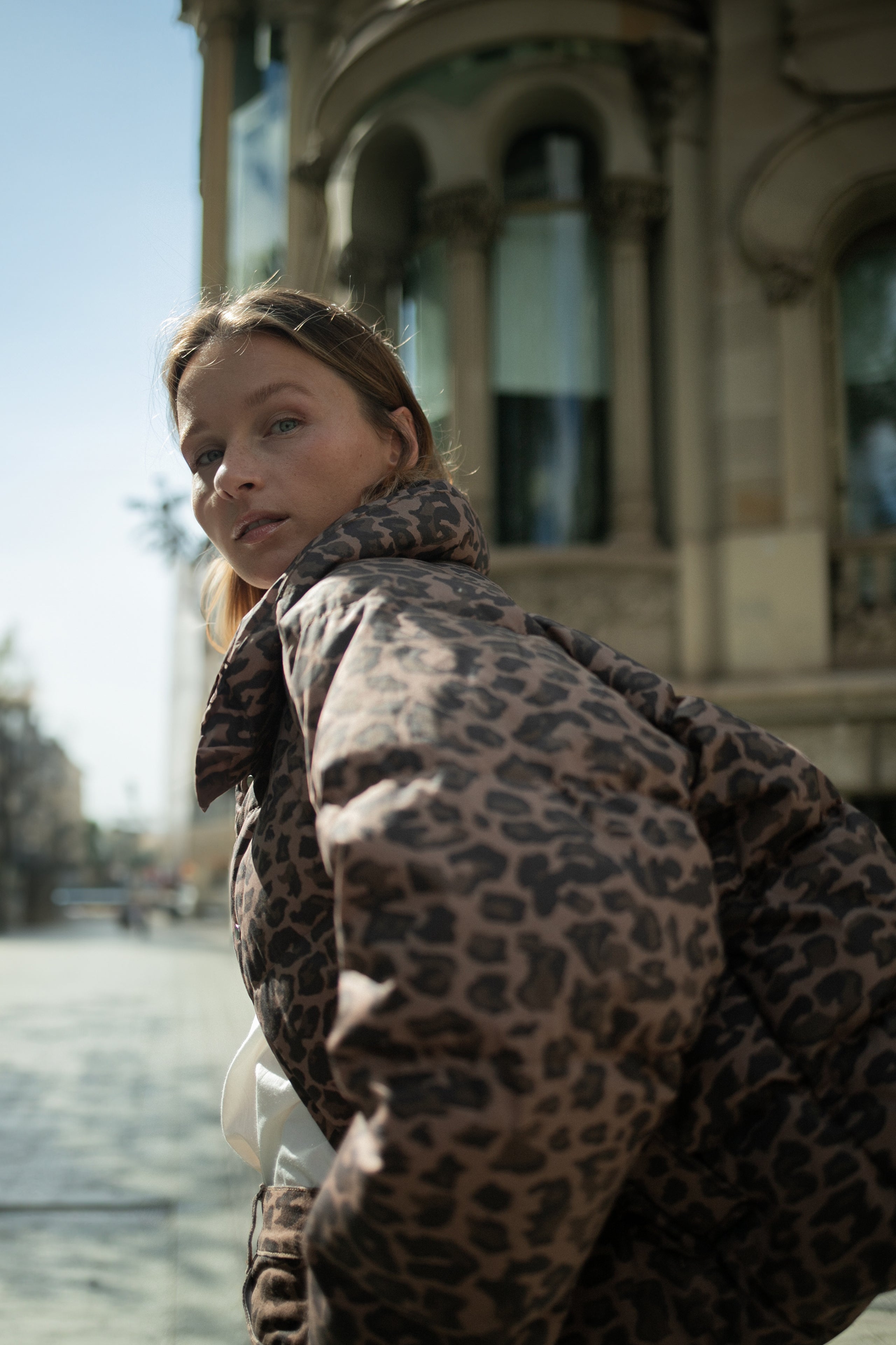 KURZE JACKE ANIMAL PRINT