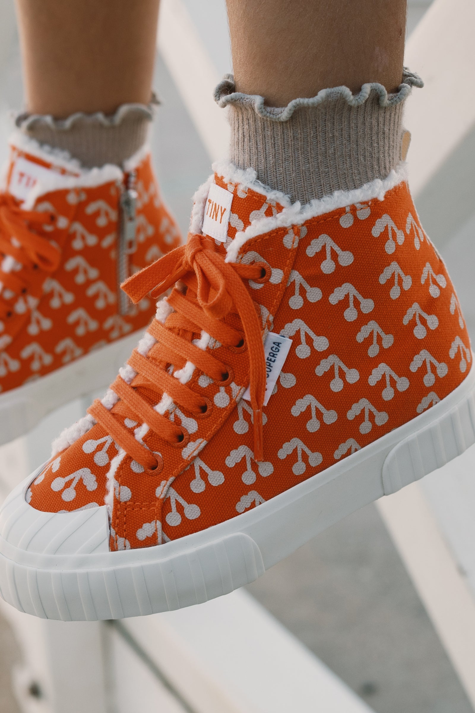 SNEAKERS CHERRIES