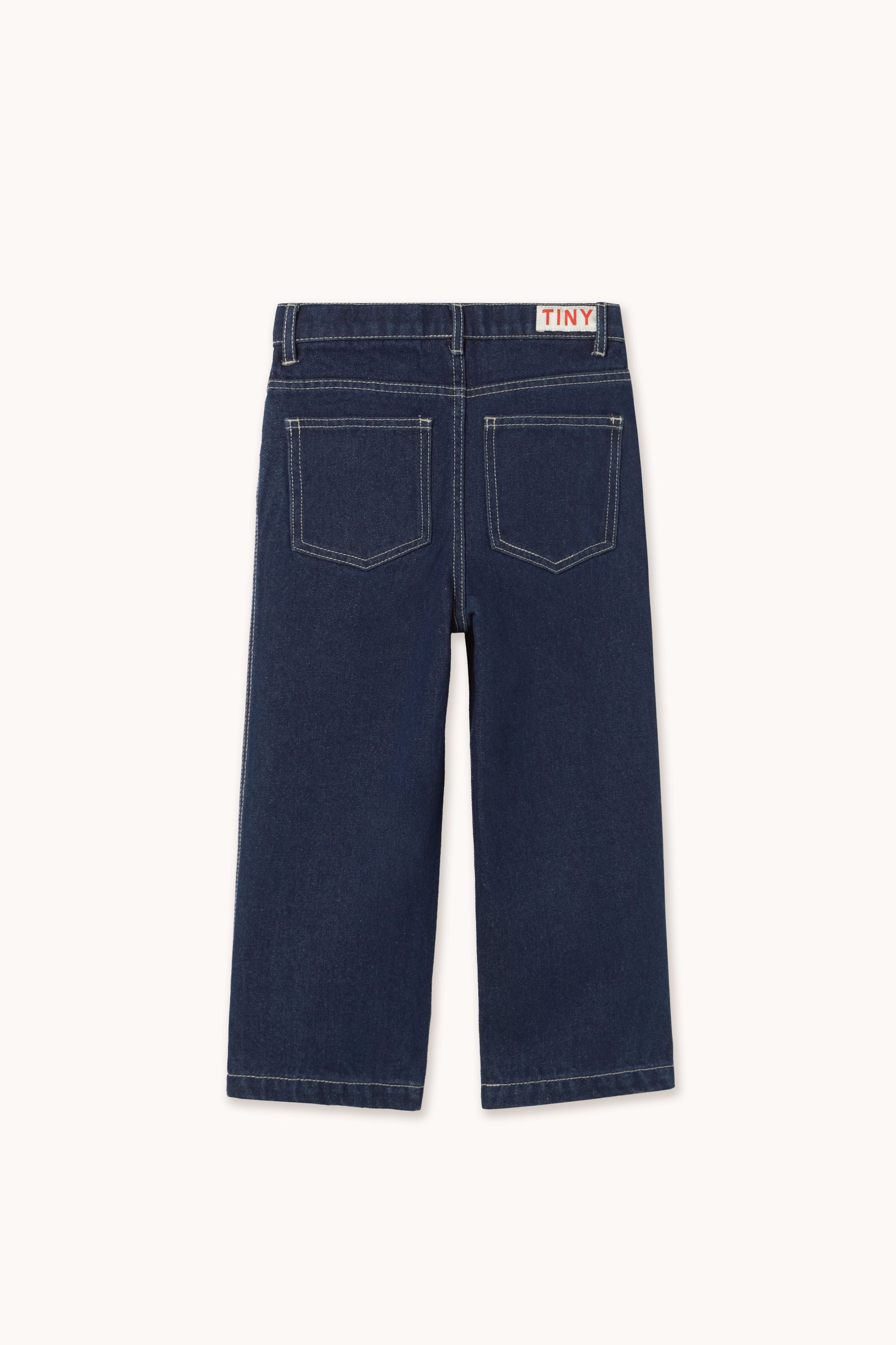 DENIMHOSE MIT KONTRASTDETAILS IN ROT