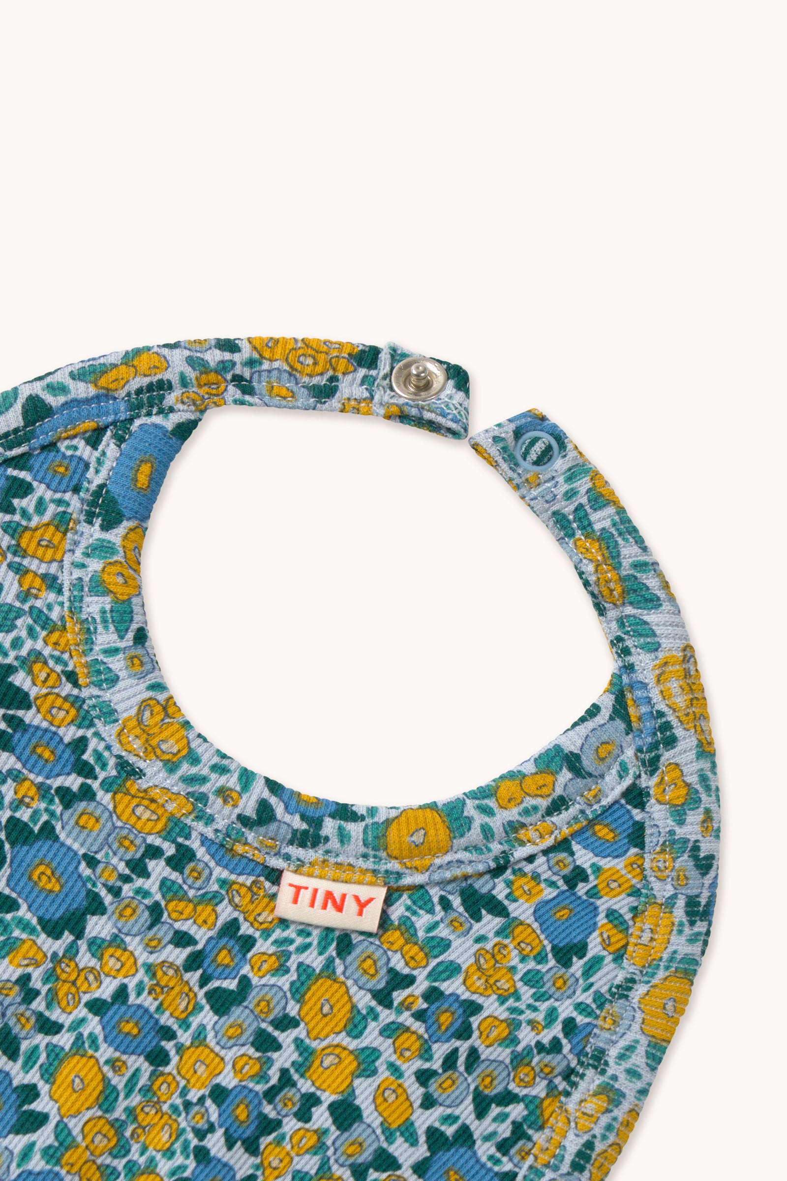 GERIPPTES LÄTZCHEN FLOWER PATTERN