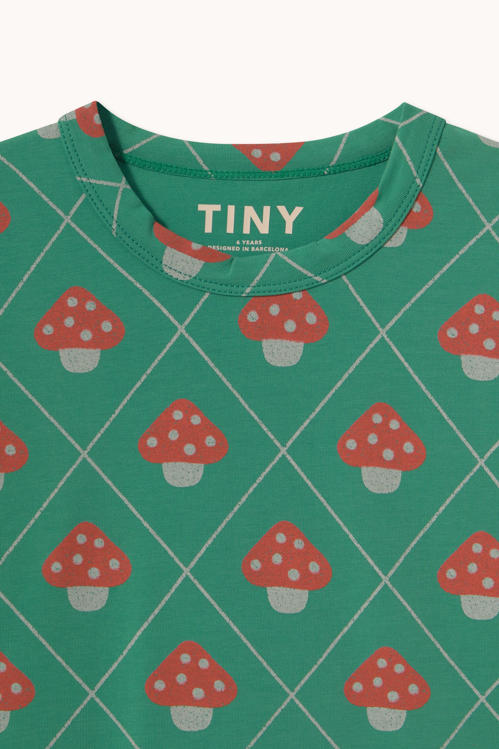 MUSHROOMS TEE