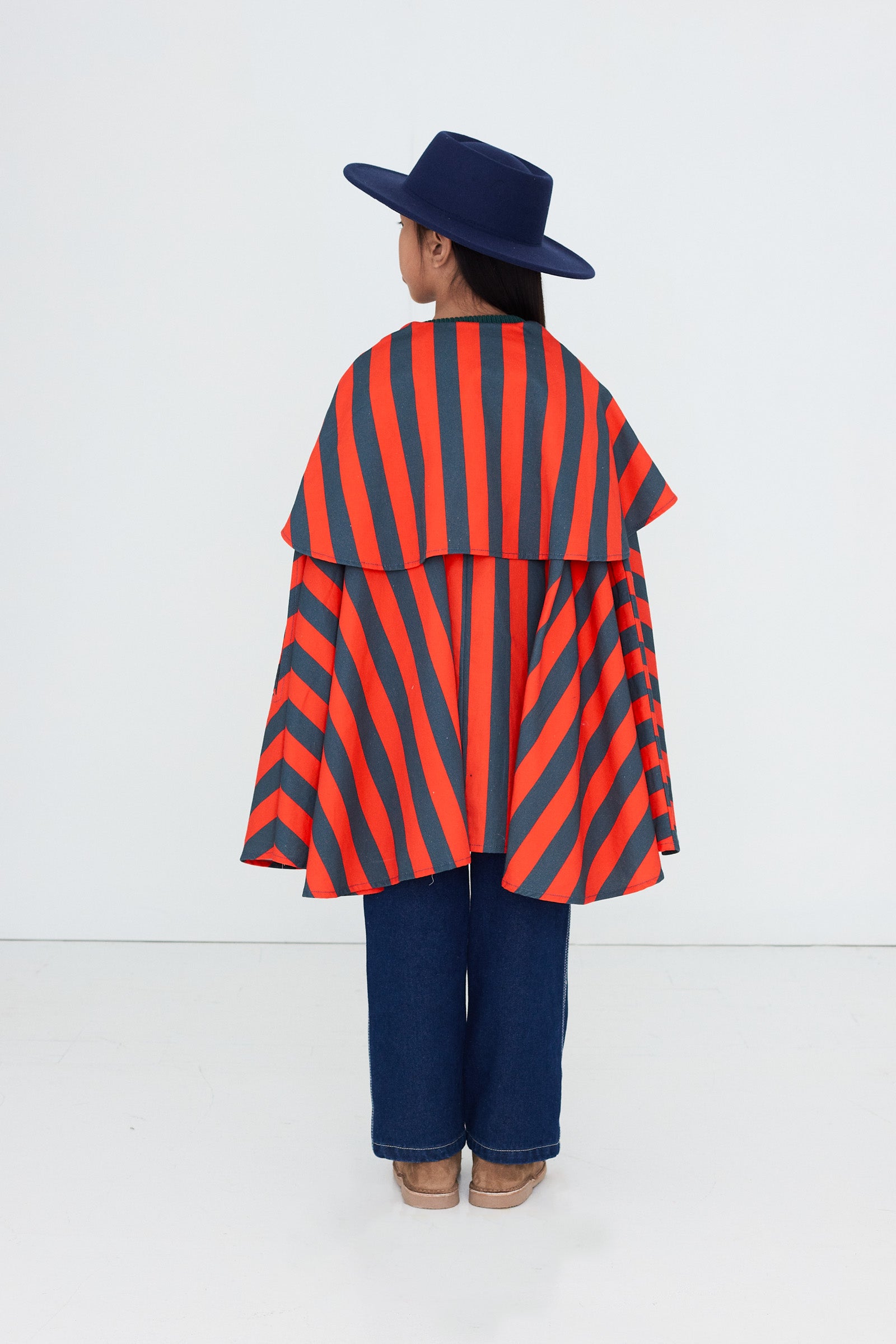 RED-BLUE STRIPES CAPE