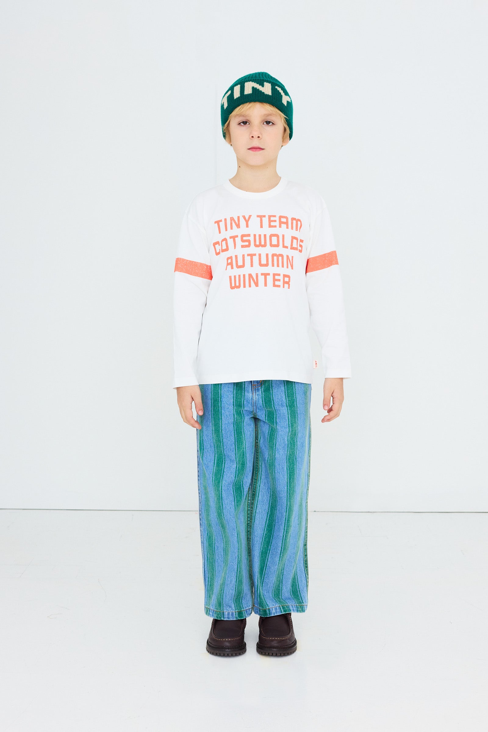 TINY TEAM GRAPHIC SLEEVE TEE