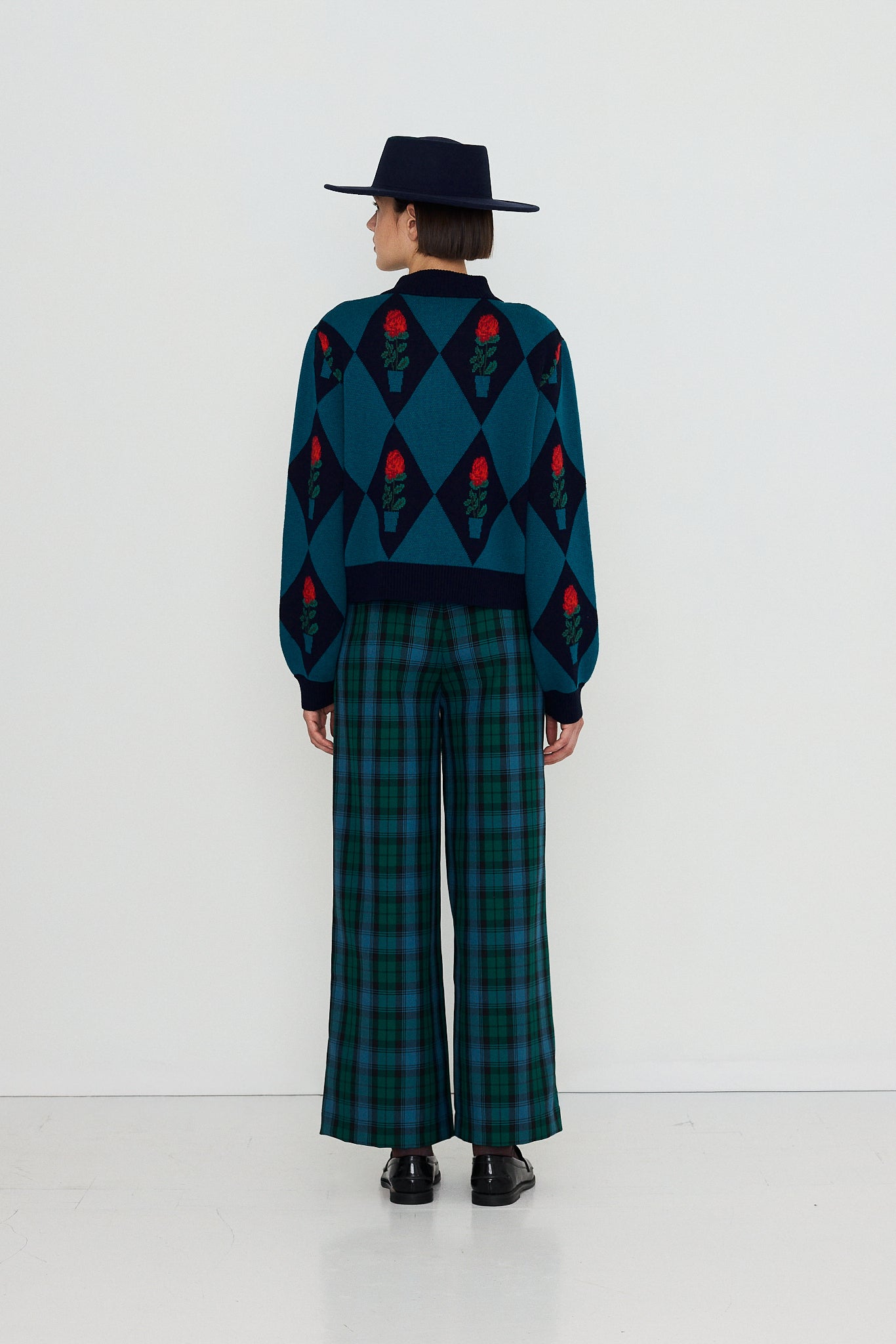 BELEN DIAMOND FLOWERS CARDIGAN