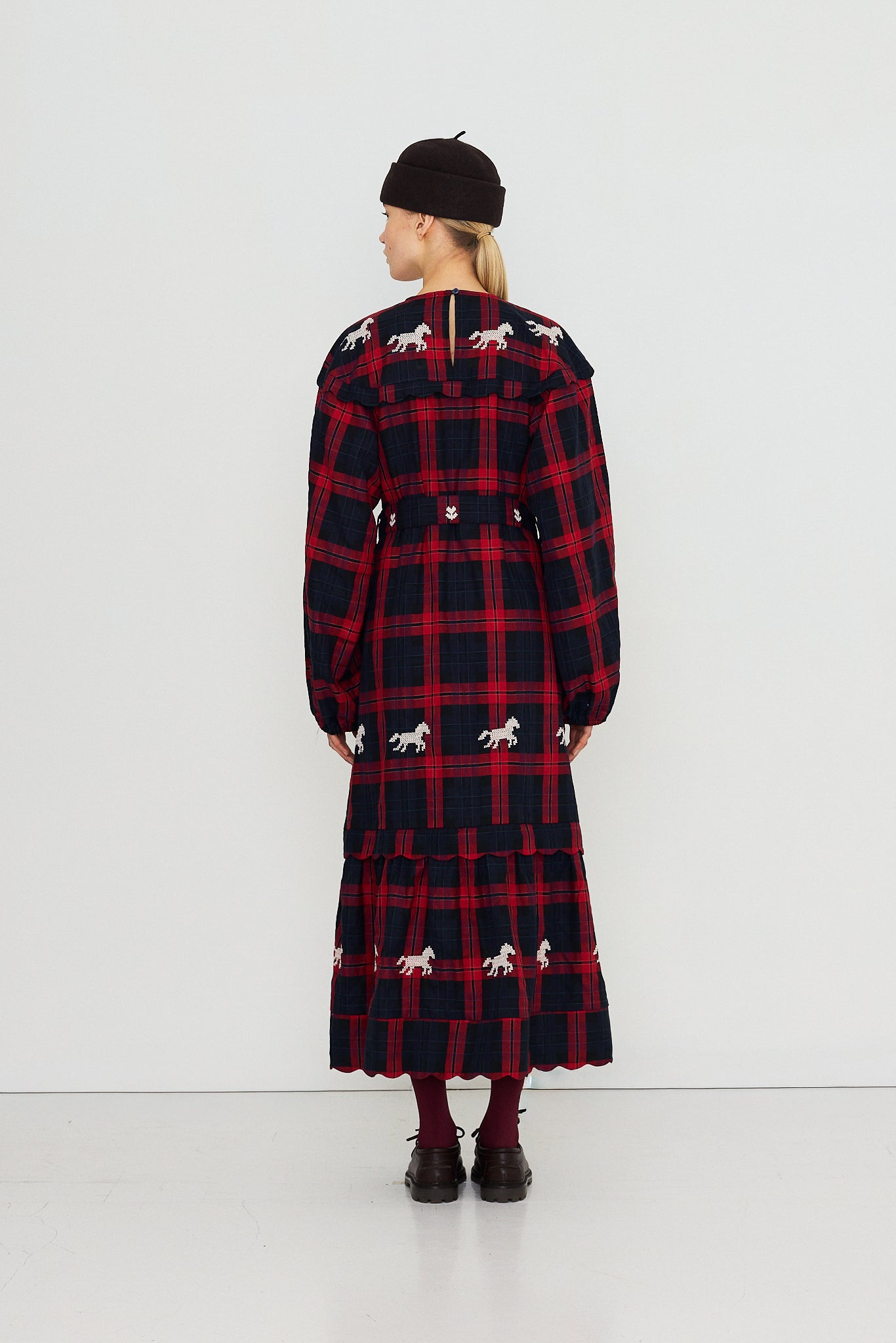 VESTIDO CON BORDADO CHECK