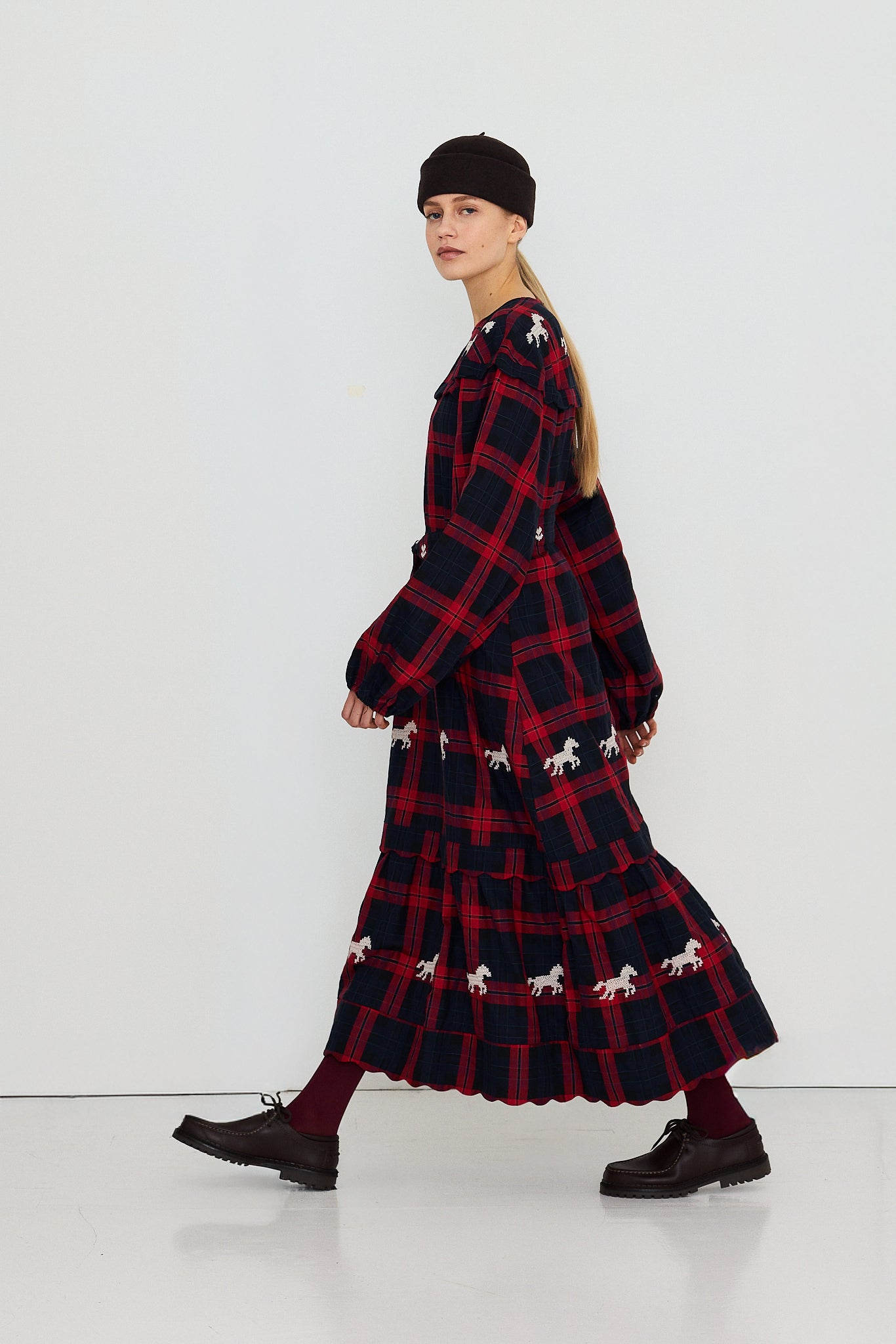 VESTIDO CON BORDADO CHECK