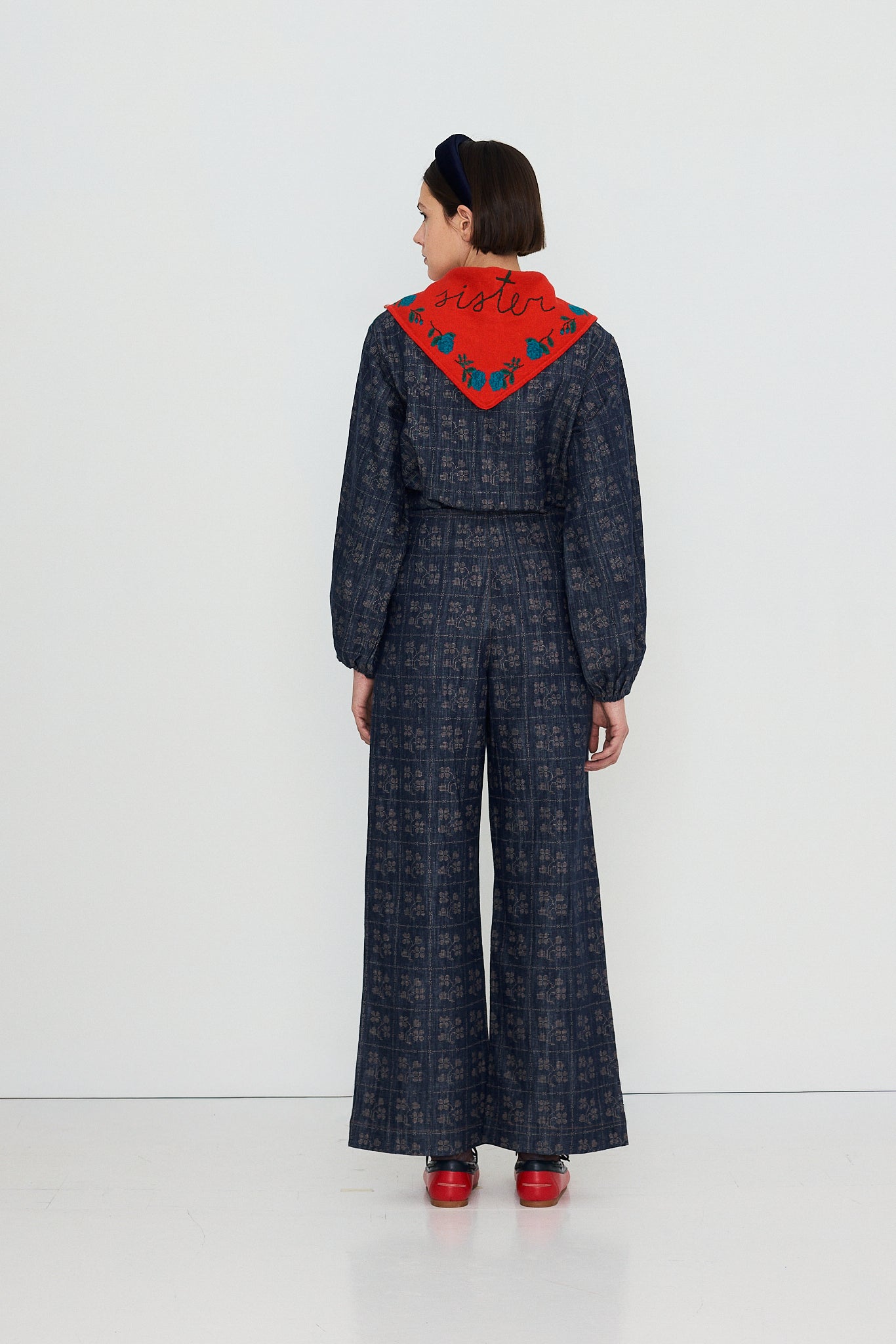 HOSE WEIT GESCHNITTEN DOTS FLOWERS