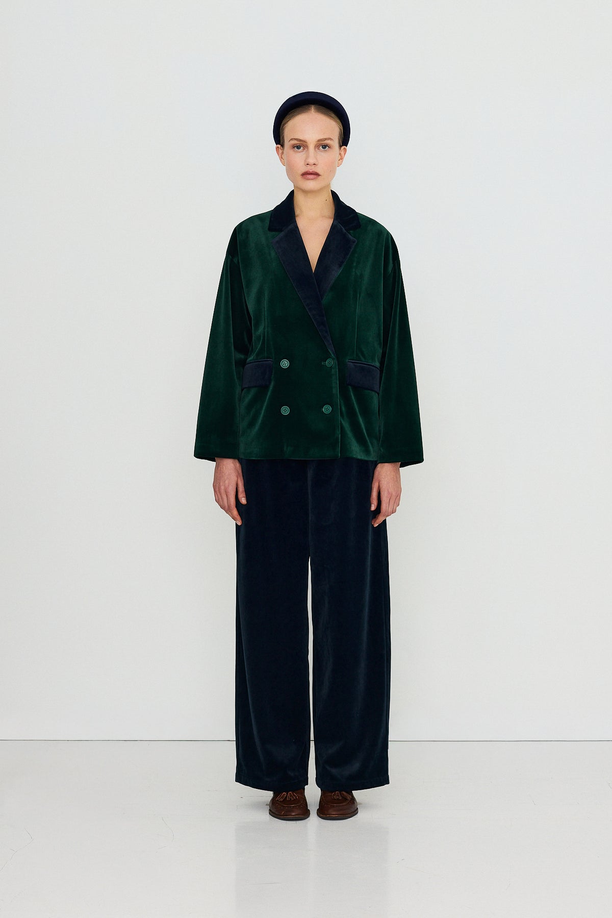 VELVET BLAZER