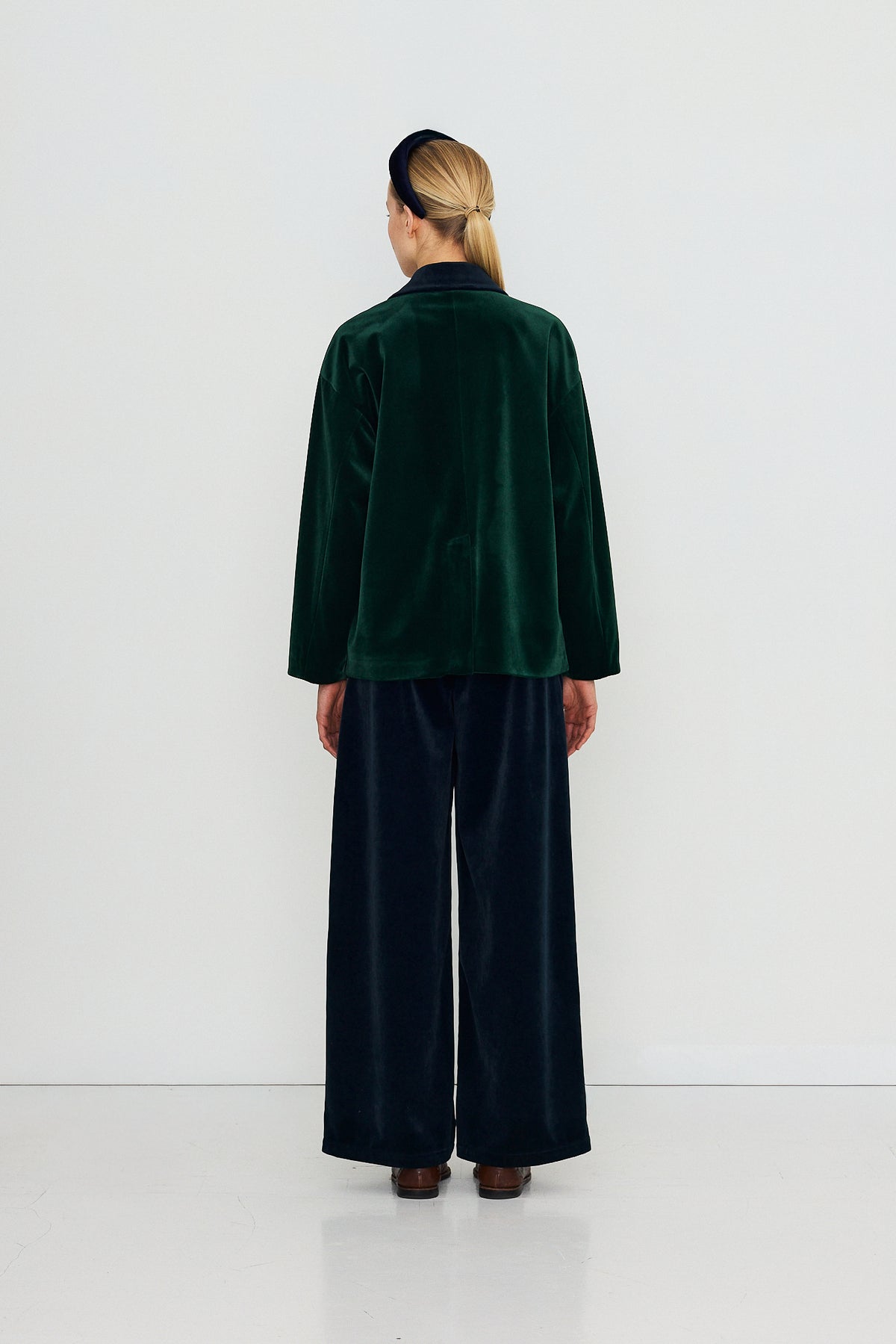VELVET BLAZER