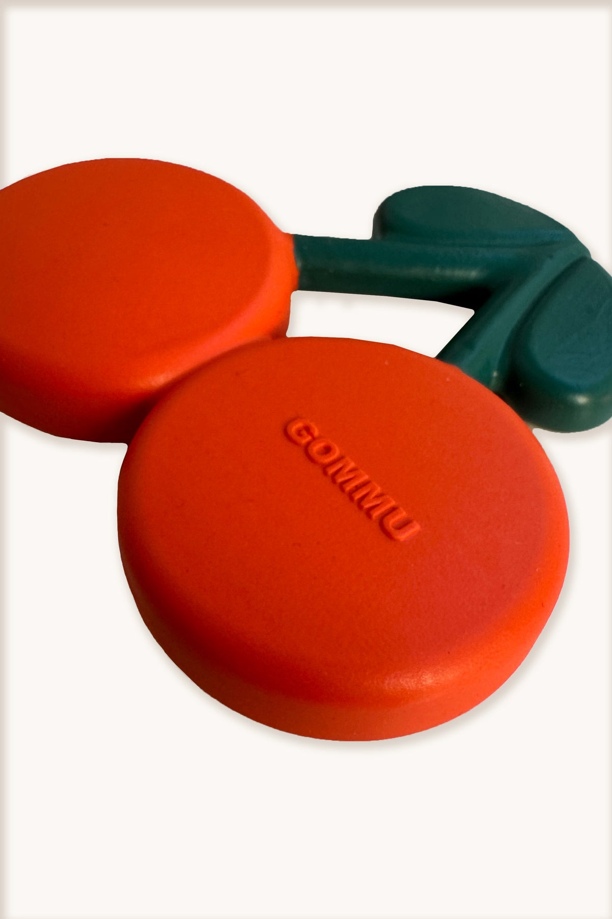 GOMMU CHERRIES TEETHER