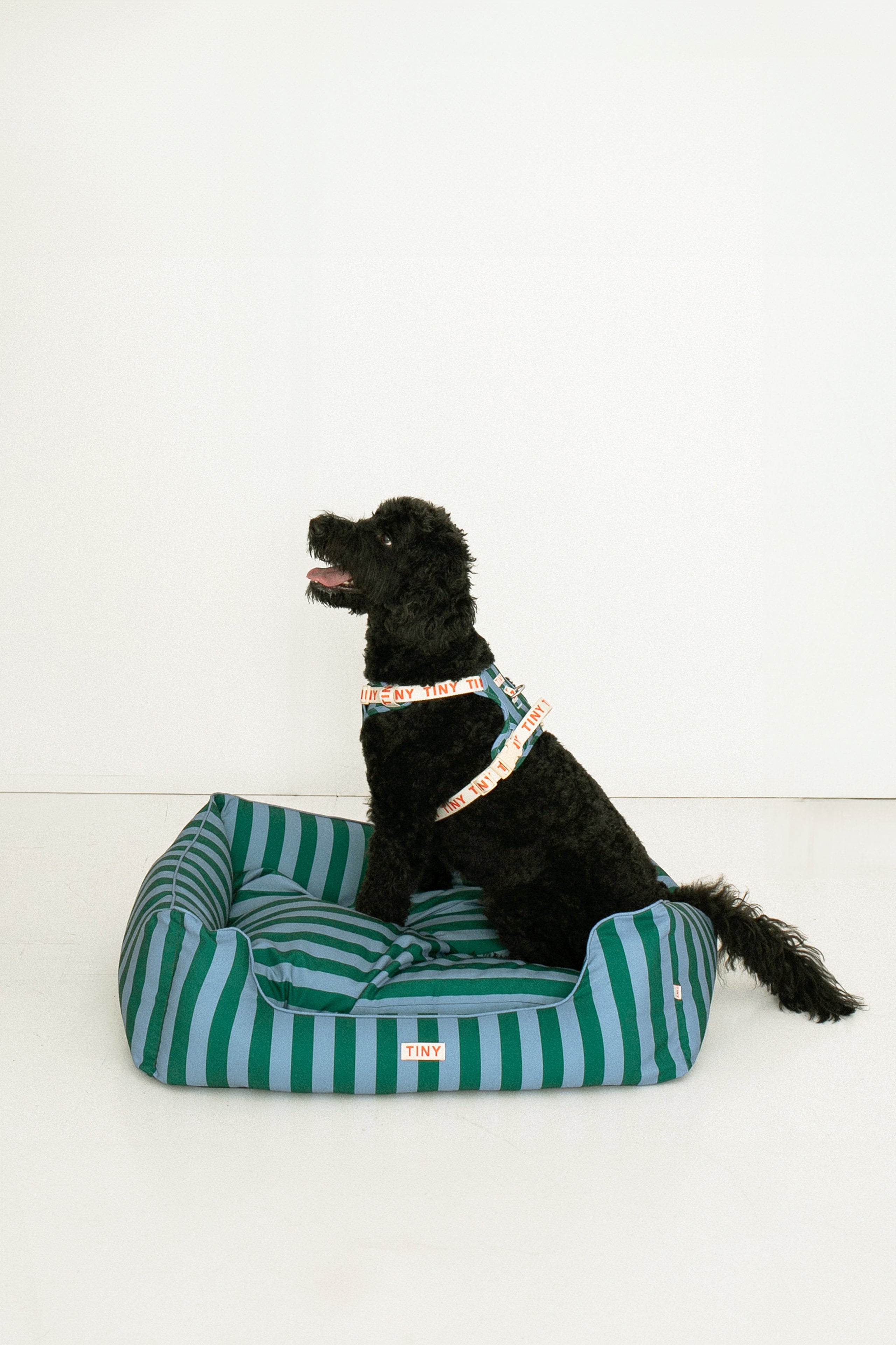 STRIPES BOLSTER BED