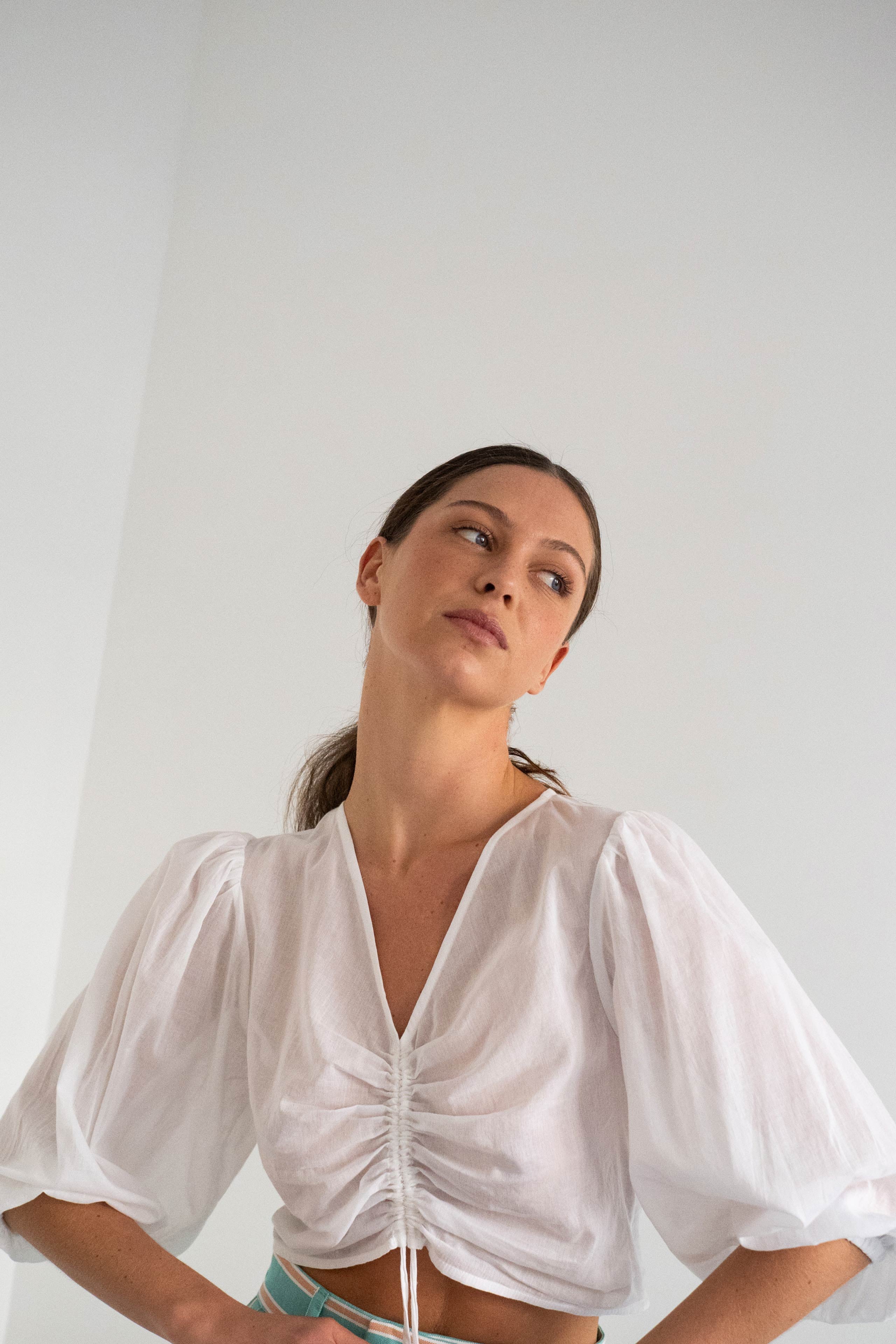 V-NECK BLOUSE