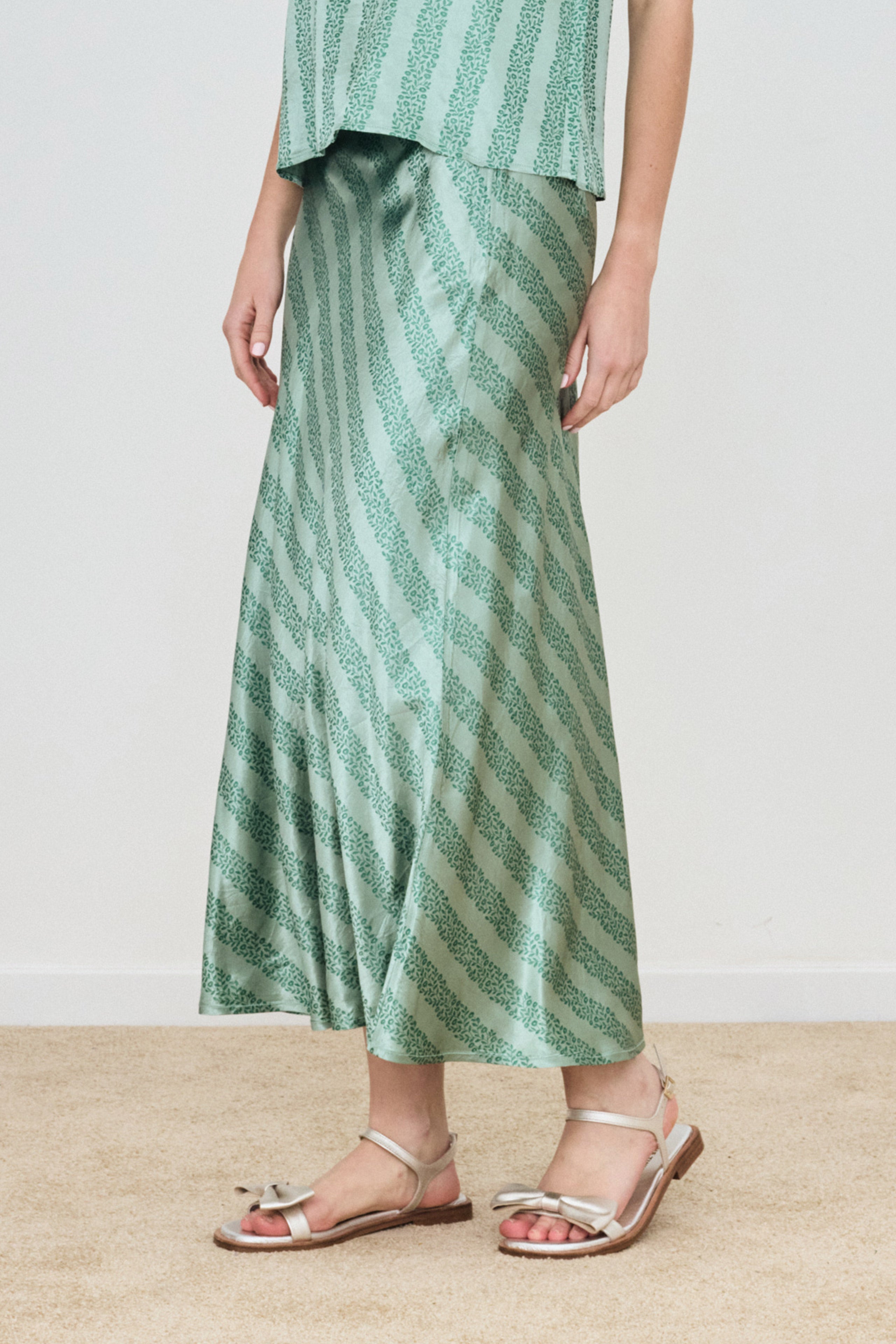 FLOWERS BIAS CUT SKIRT