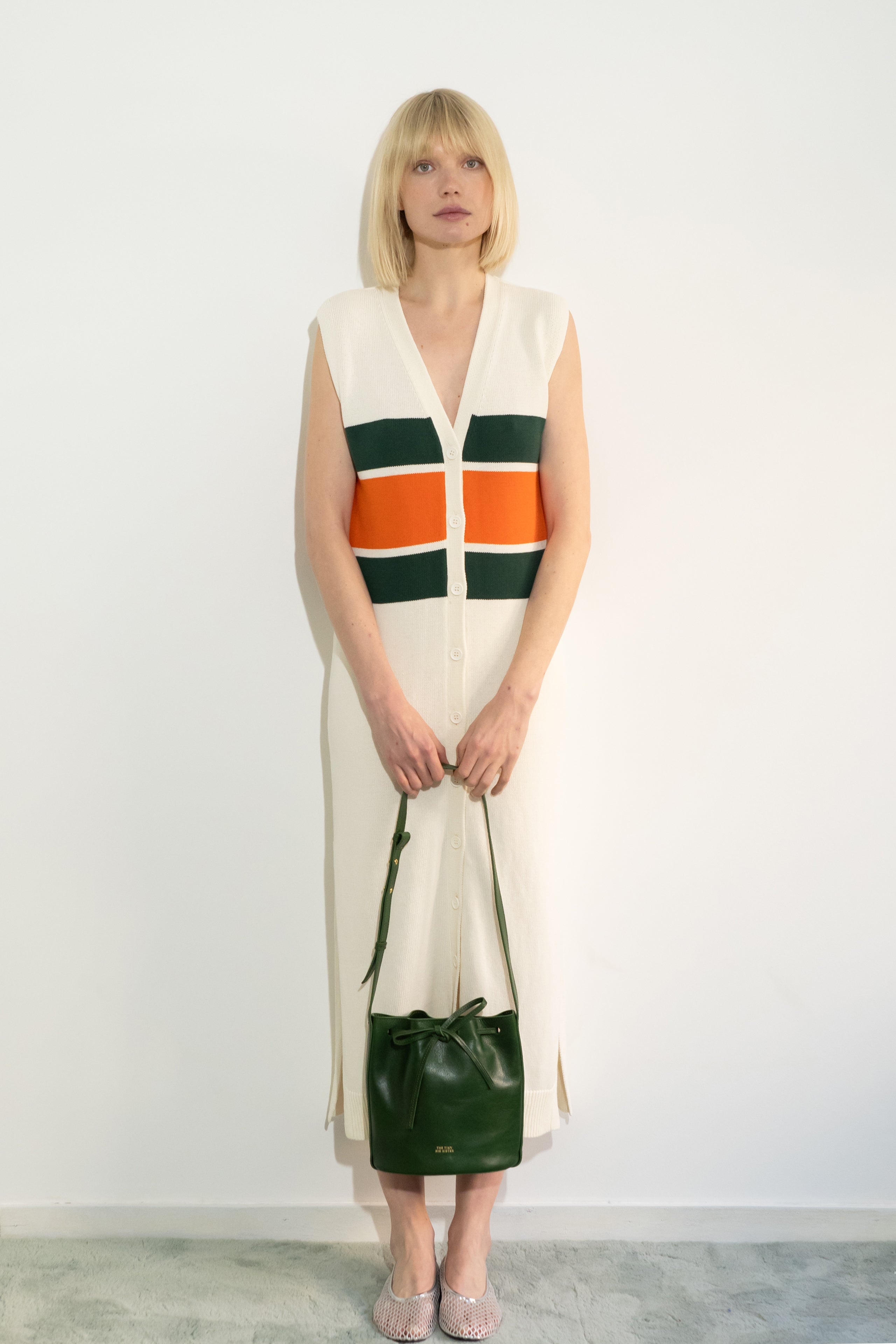 SLEVELESS DRESS