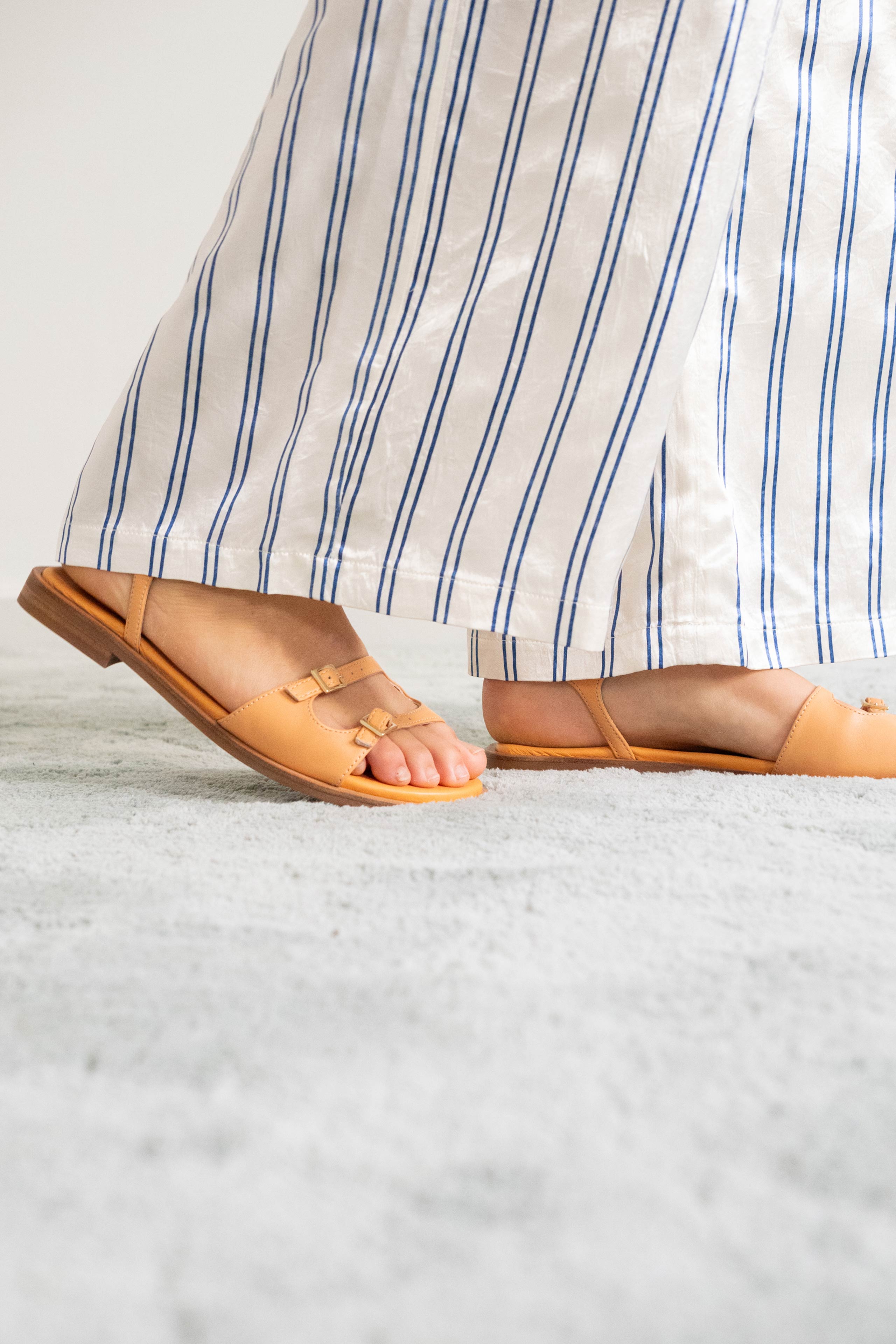SANDALIAS PLANAS