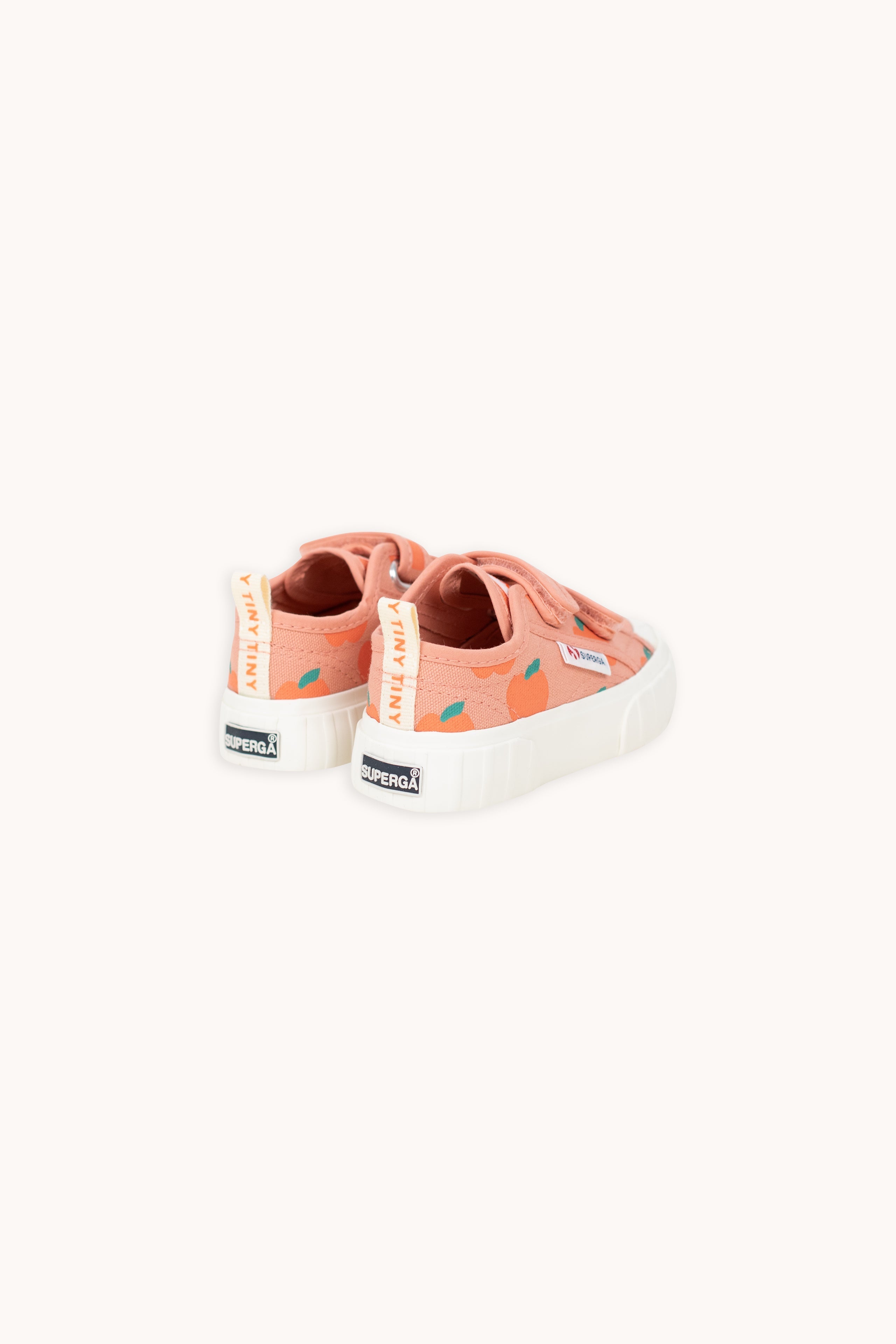 SNEAKERS APPLES