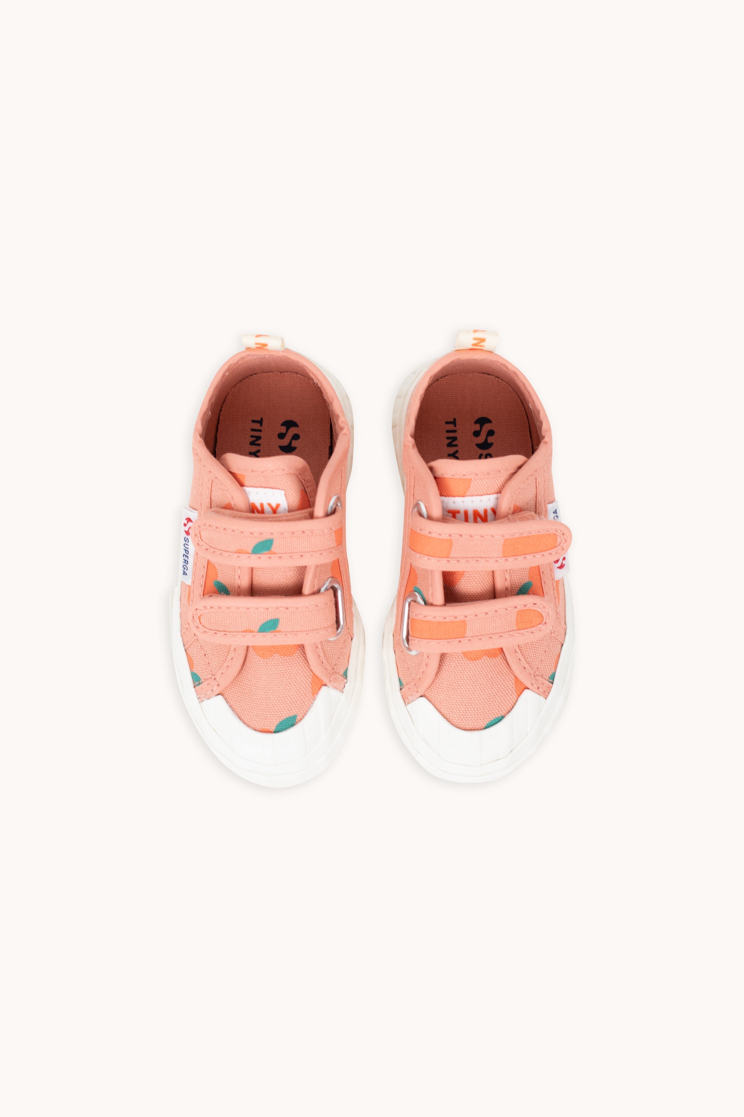 SNEAKERS APPLES