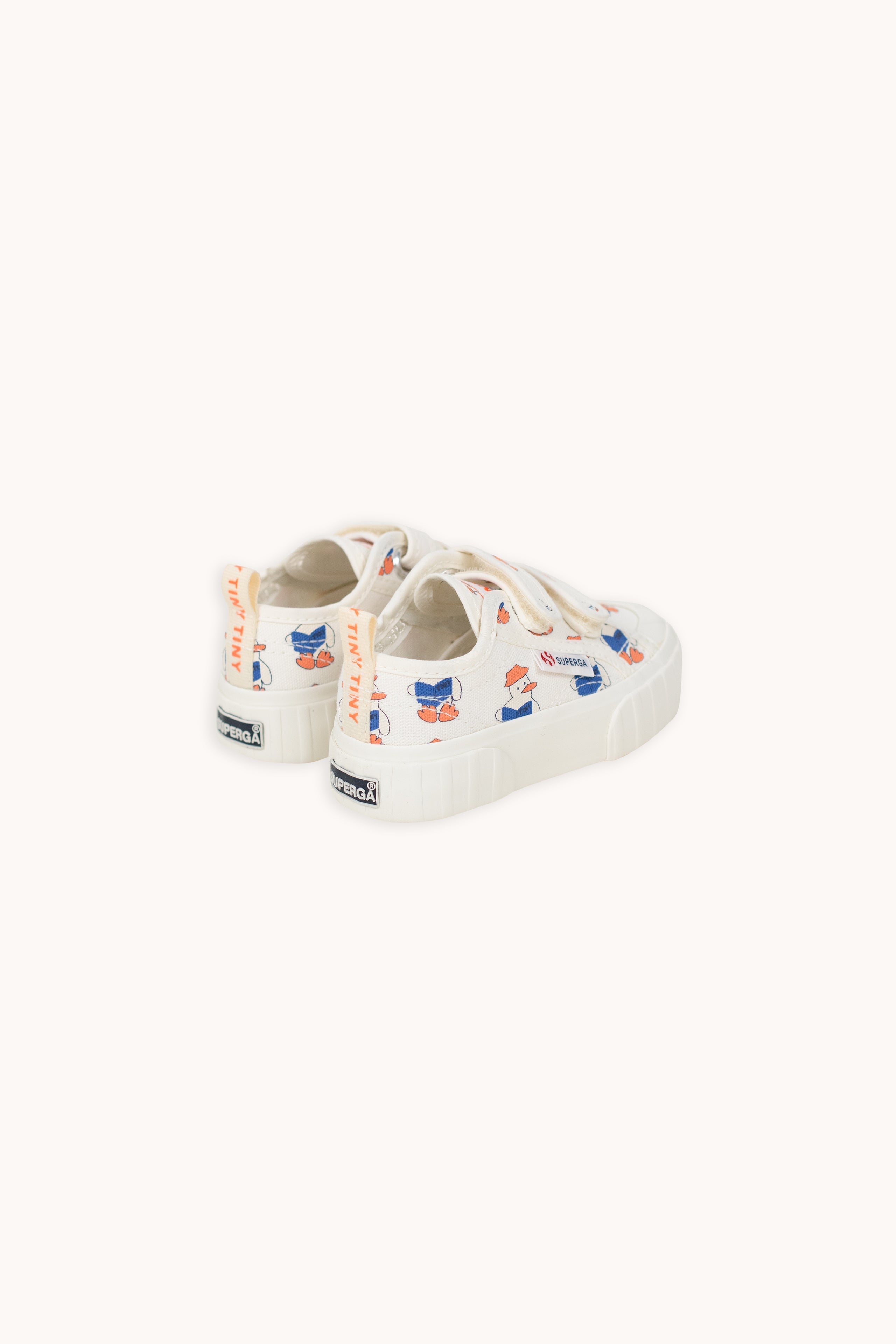 READERS SNEAKERS