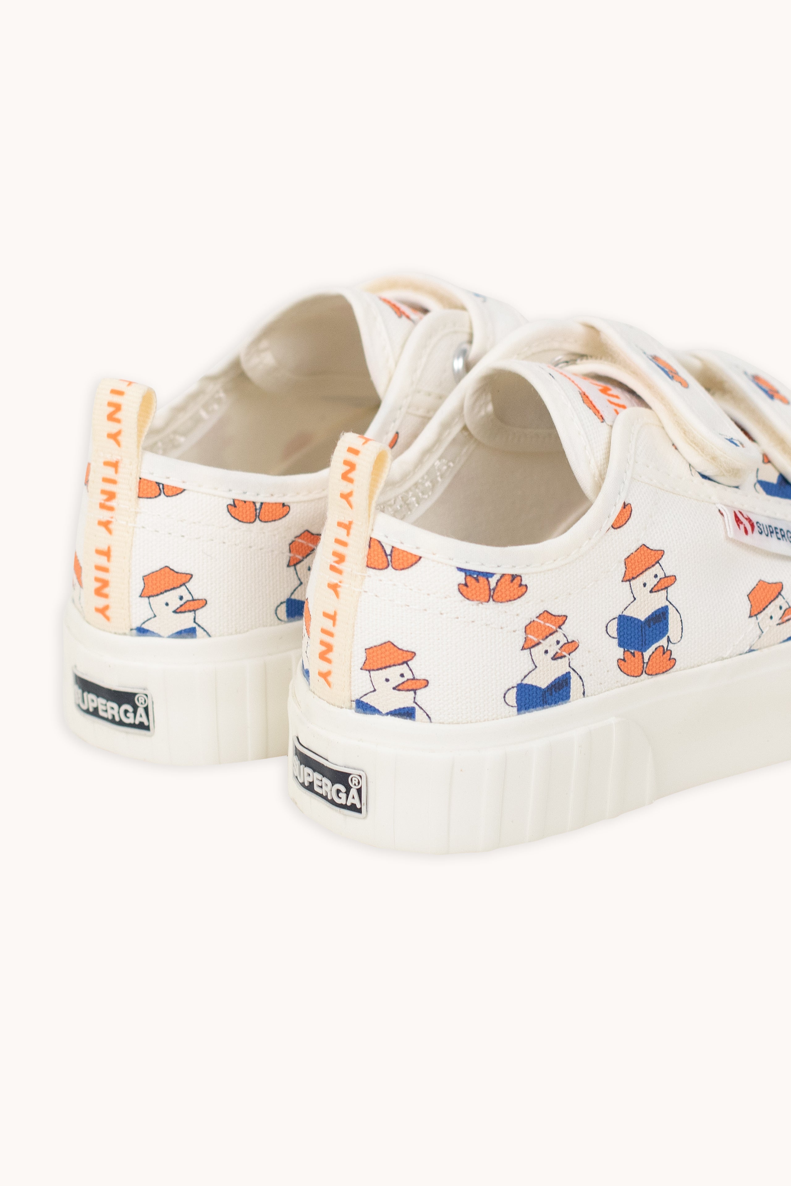 SNEAKERS LECTORES