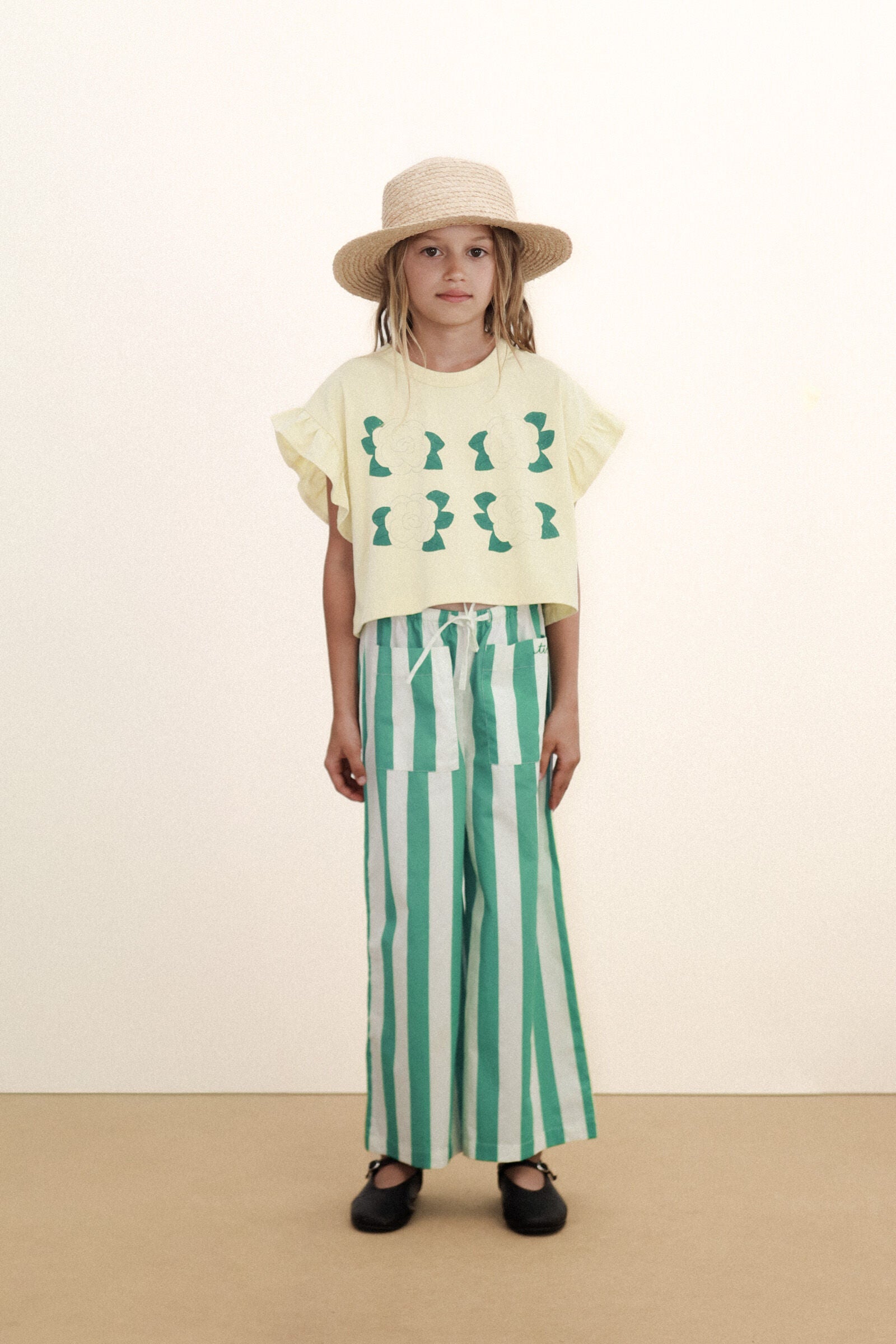 YELLOW FLOWERS GRAPHIC CROP TEE