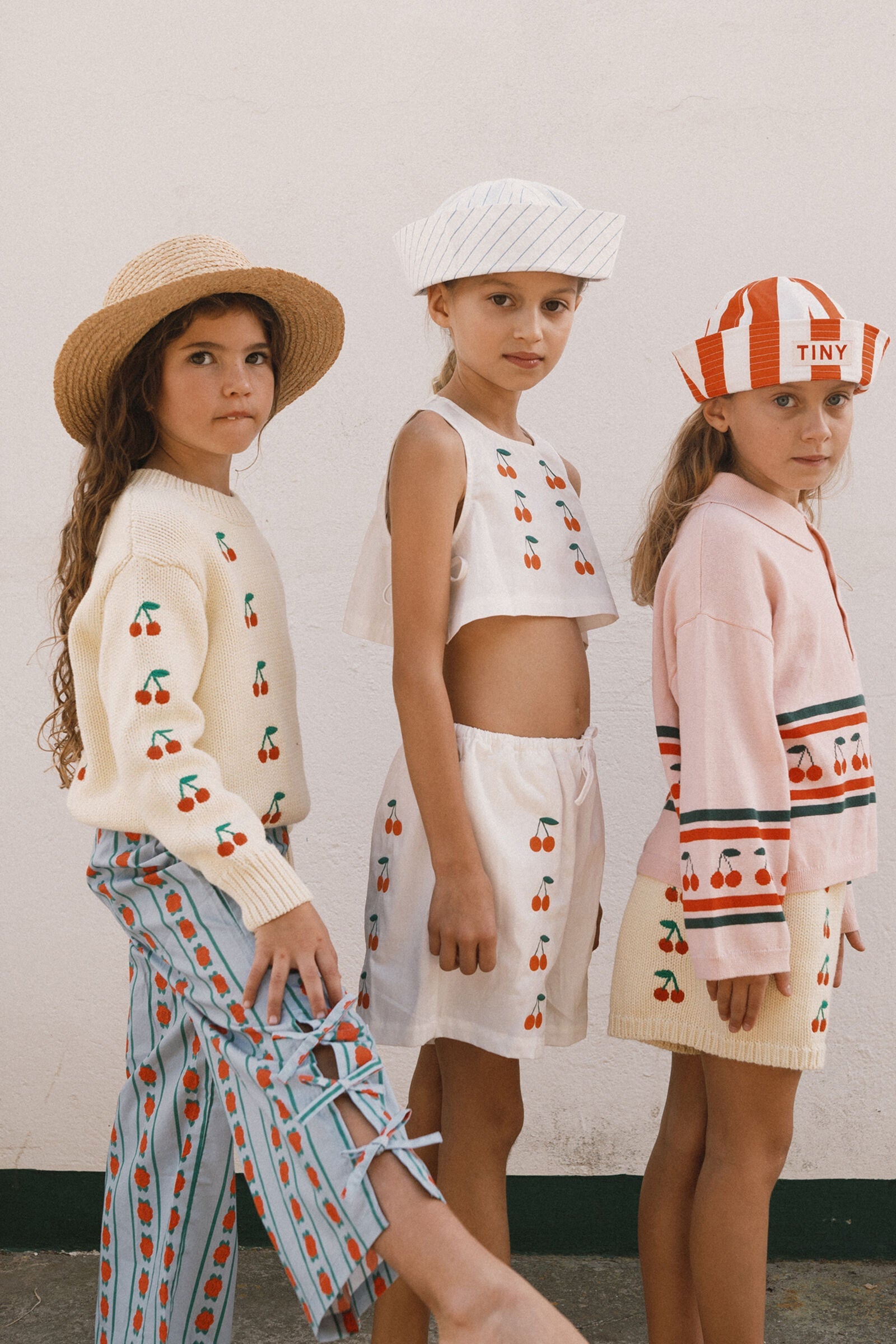 MINI CHERRIES KNITTED SHORTS