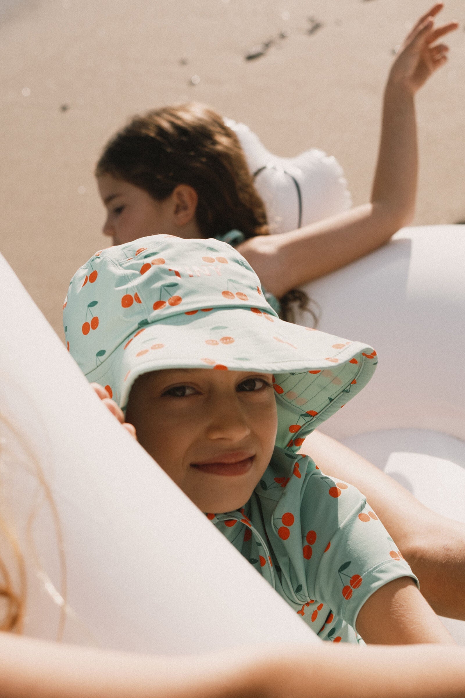 CHERRIES BUCKET HAT