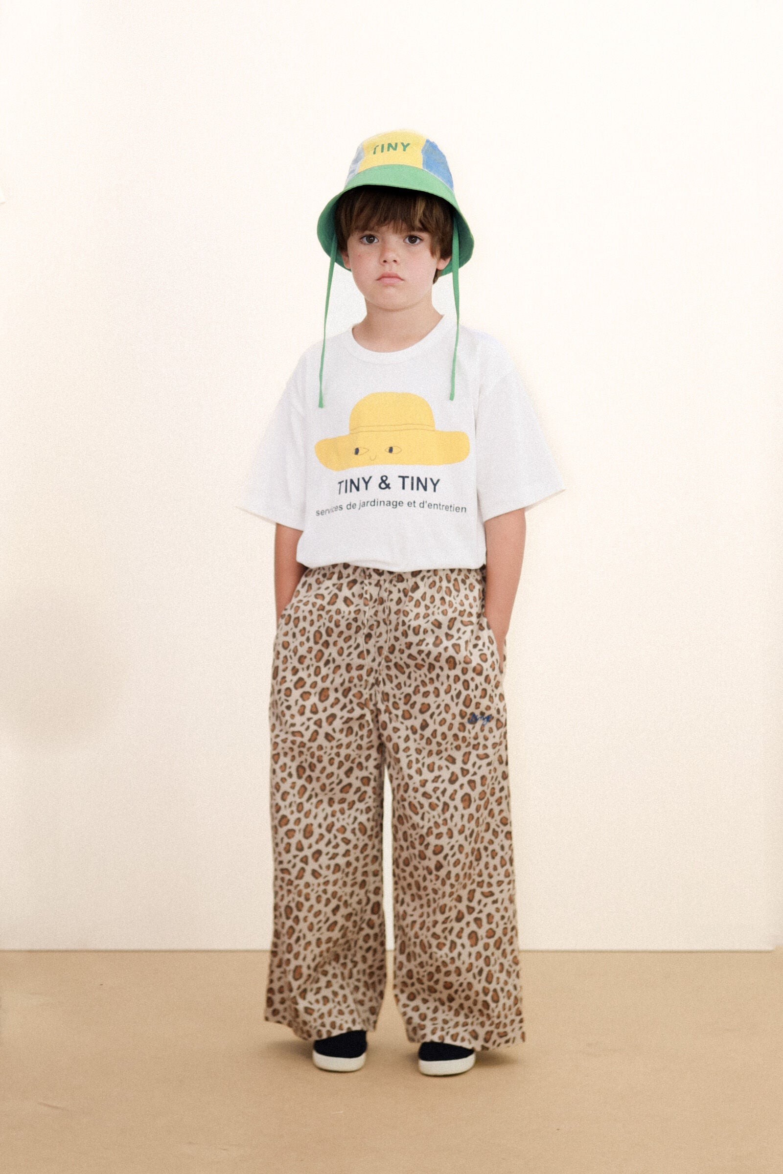 COLOR BLOCK BUCKET HAT