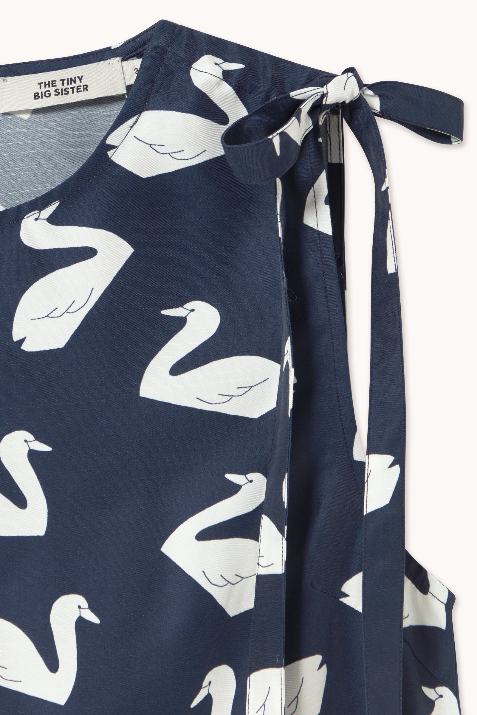 SWANS TOP