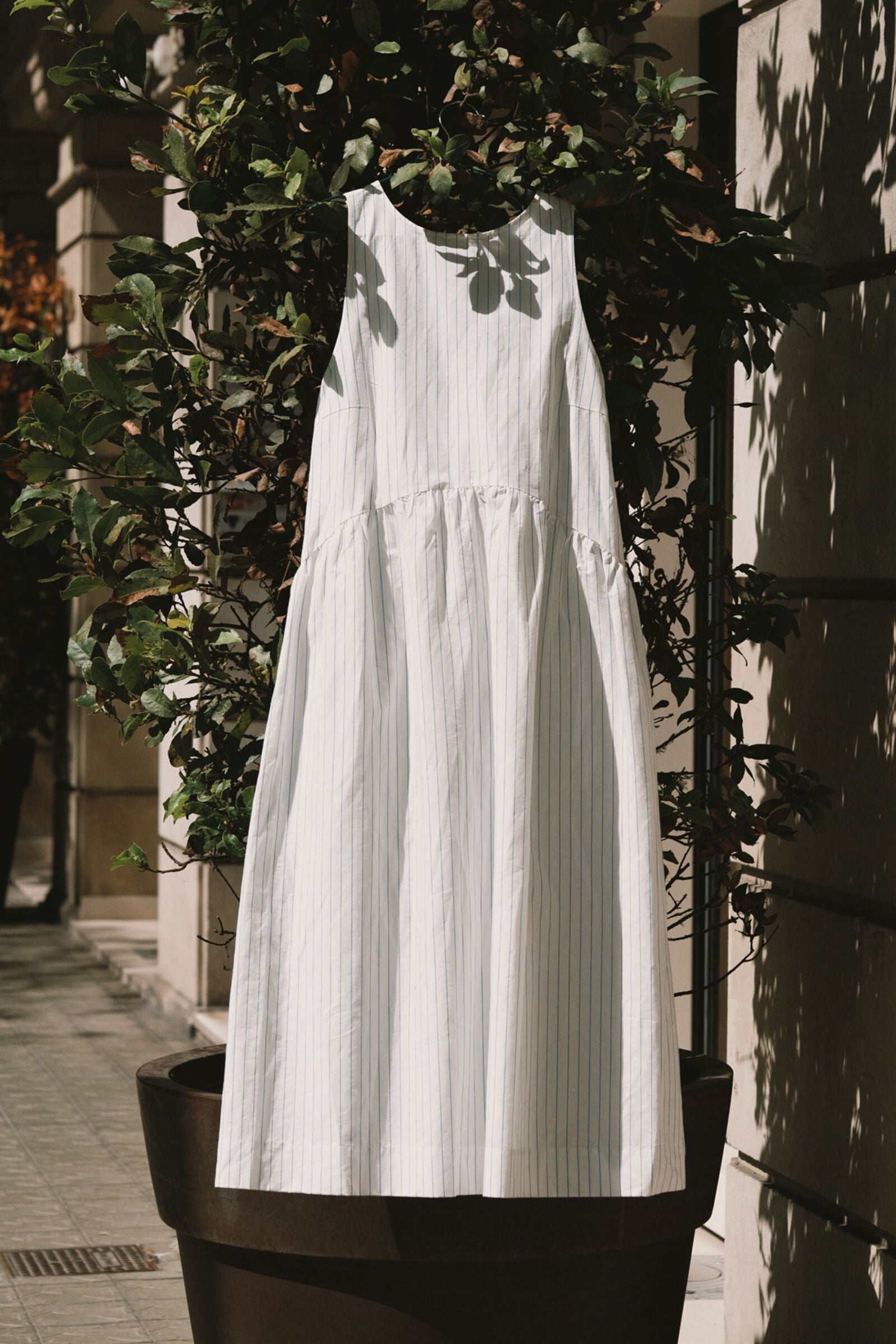 LOW BACK STRIPED DRESS