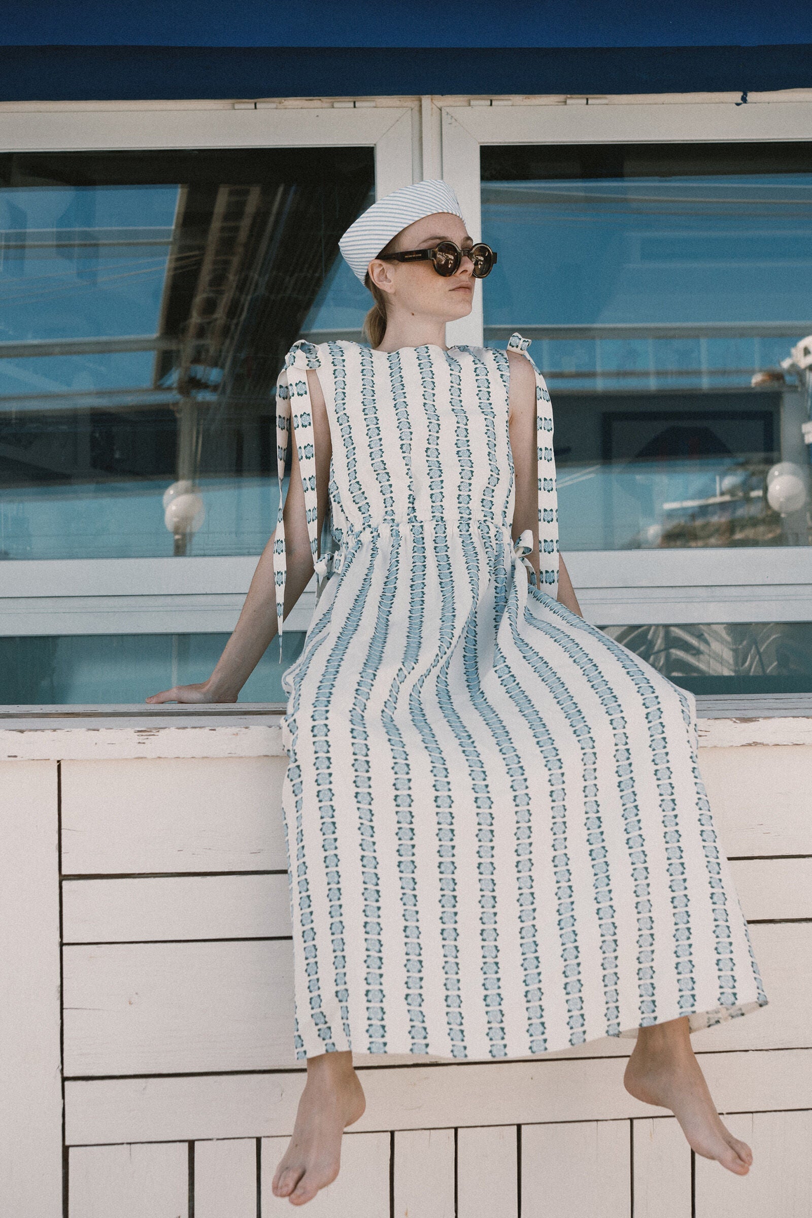 RETRO STRIPES OPEN BACK DRESS