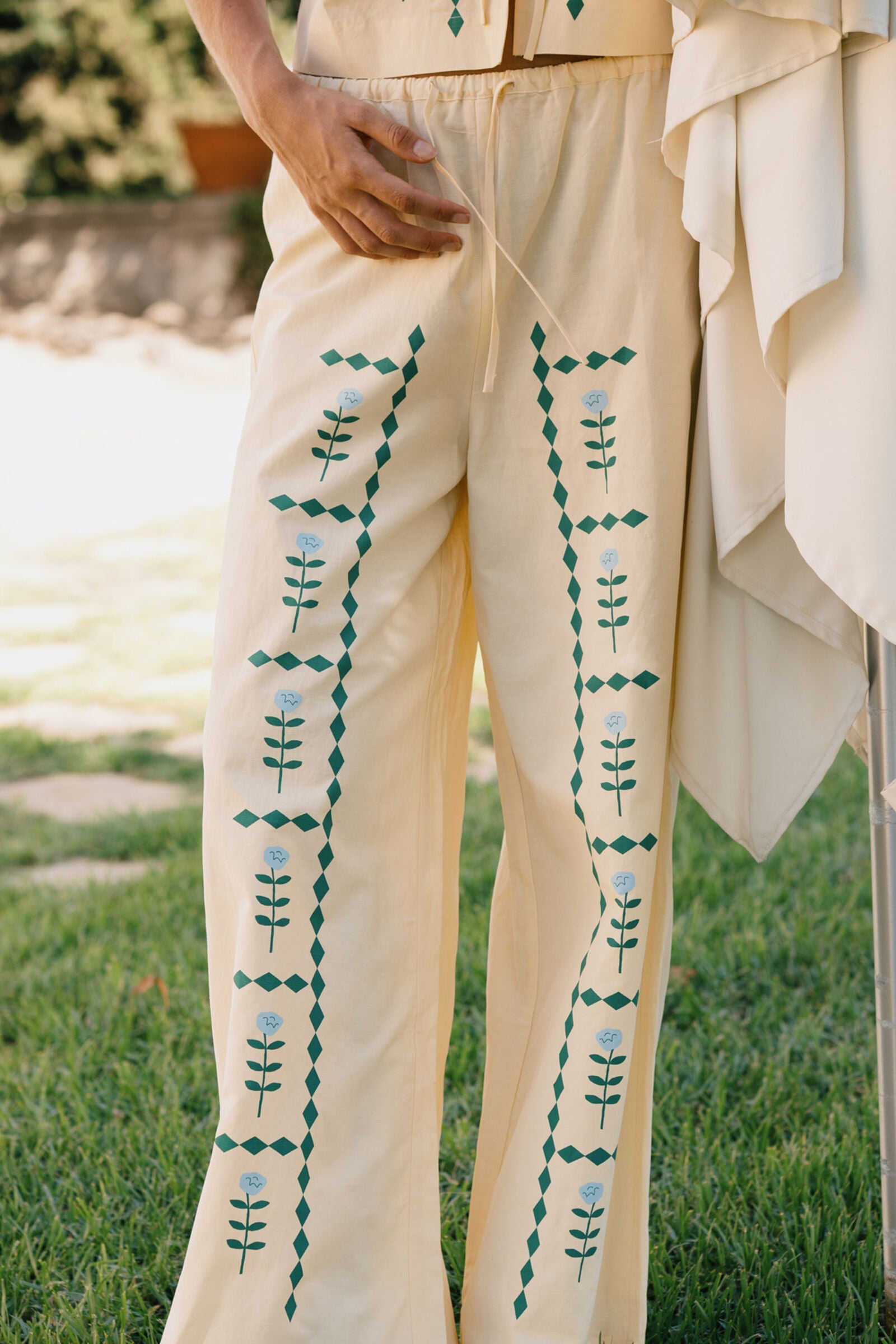 GEOMETRIC FLOWERS PANTS