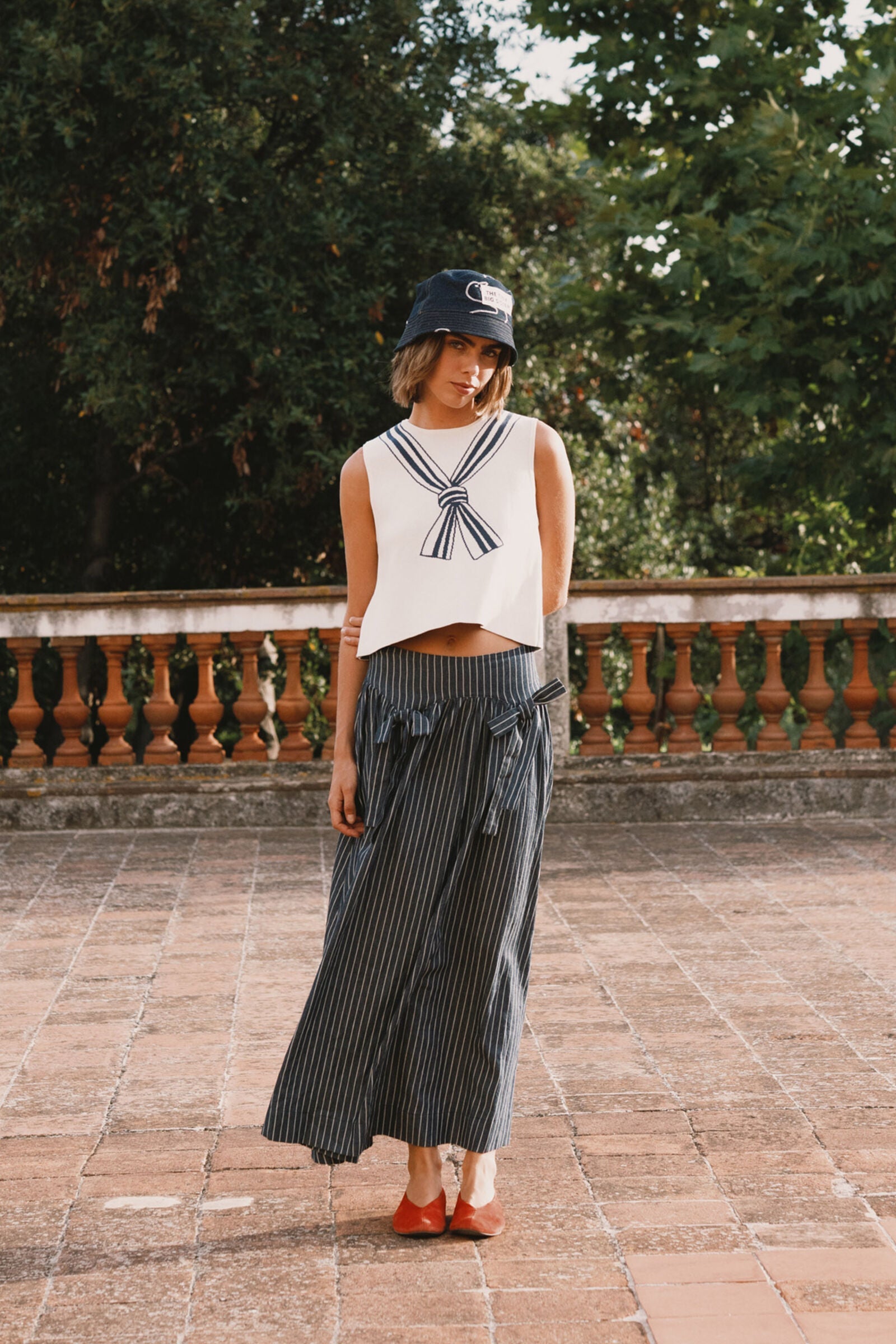 THE TINY BIG SISTER | Woman Fashion Collection