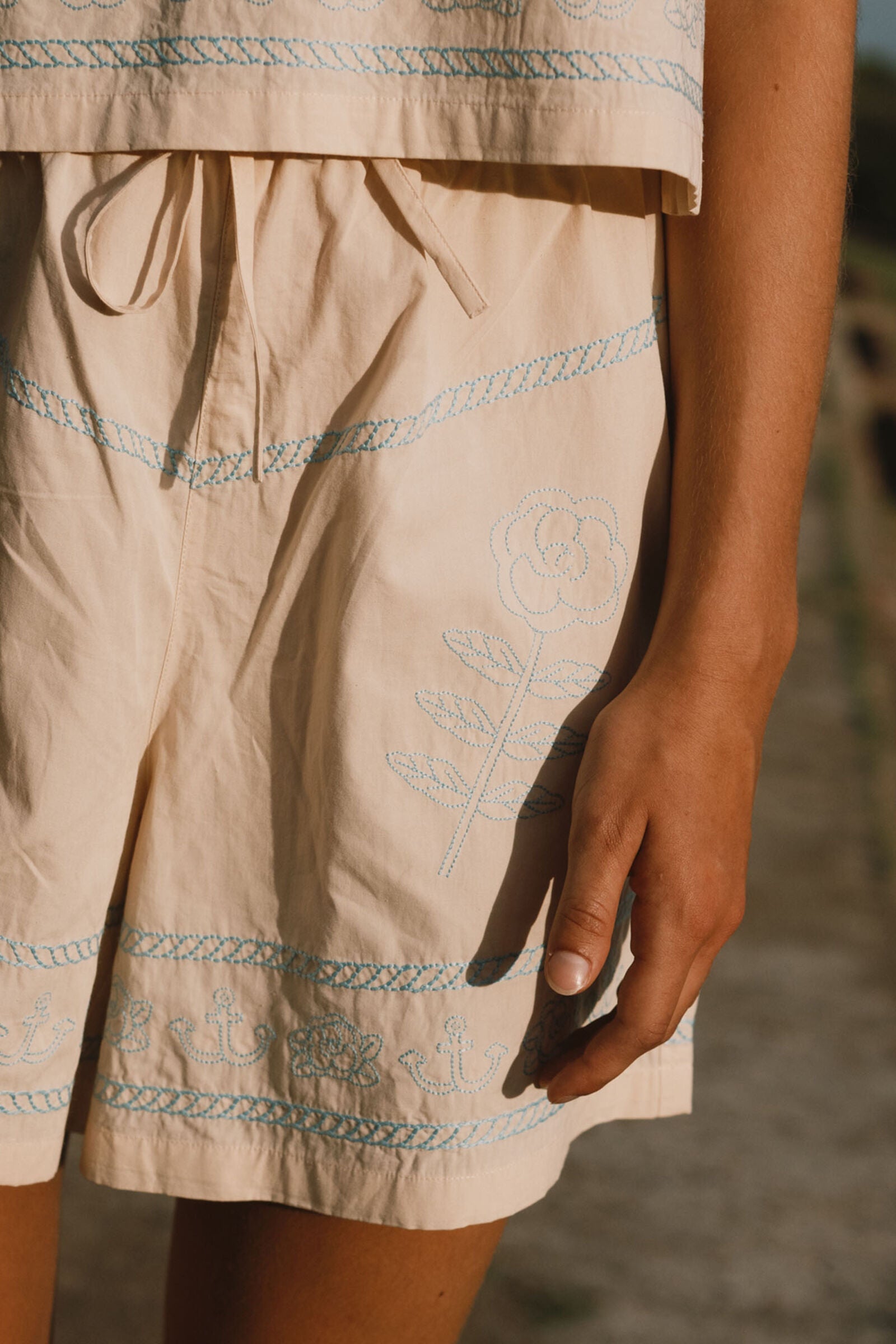 EMBROIDERED SHORTS