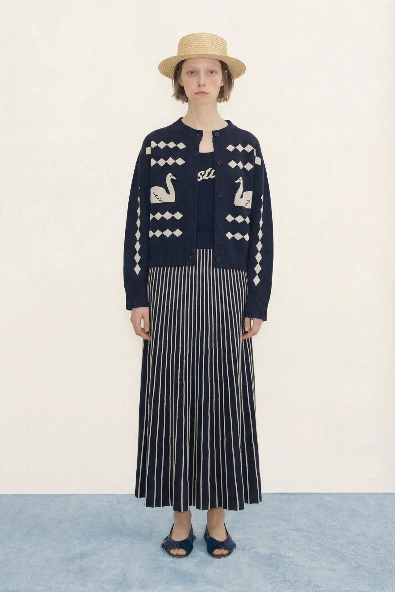 SWANS JACQUARD CARDIGAN